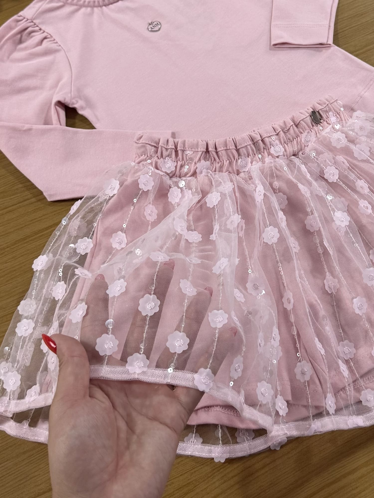 Conjunto Infantil Animê Inverno Com Saia Tule Florzinha e Blusa Rosa