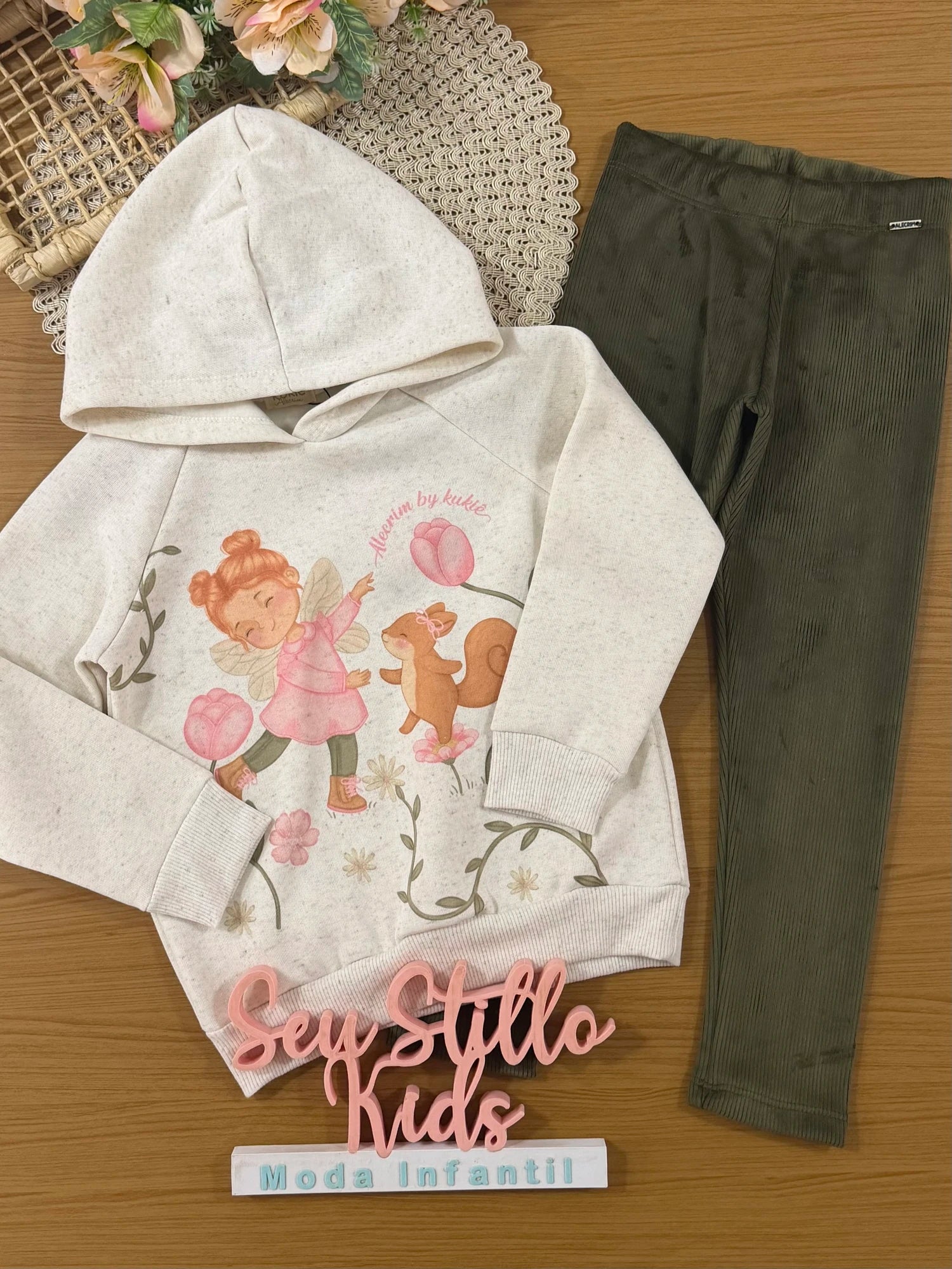 Conjunto Infantil Kukiê Inverno com Calça Legging Verde e Moletom Flanelado Fadinha