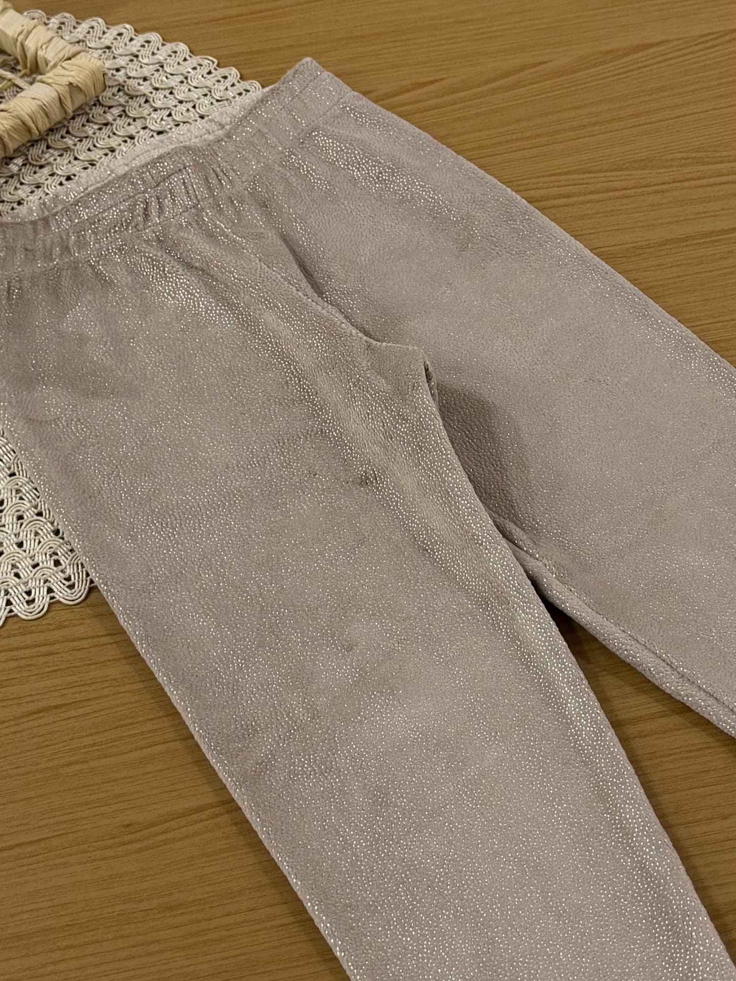 Conjunto Infantil Cinti Inverno com Calça Legging Bege e Moletom Flanelado Ursinha Lacinho