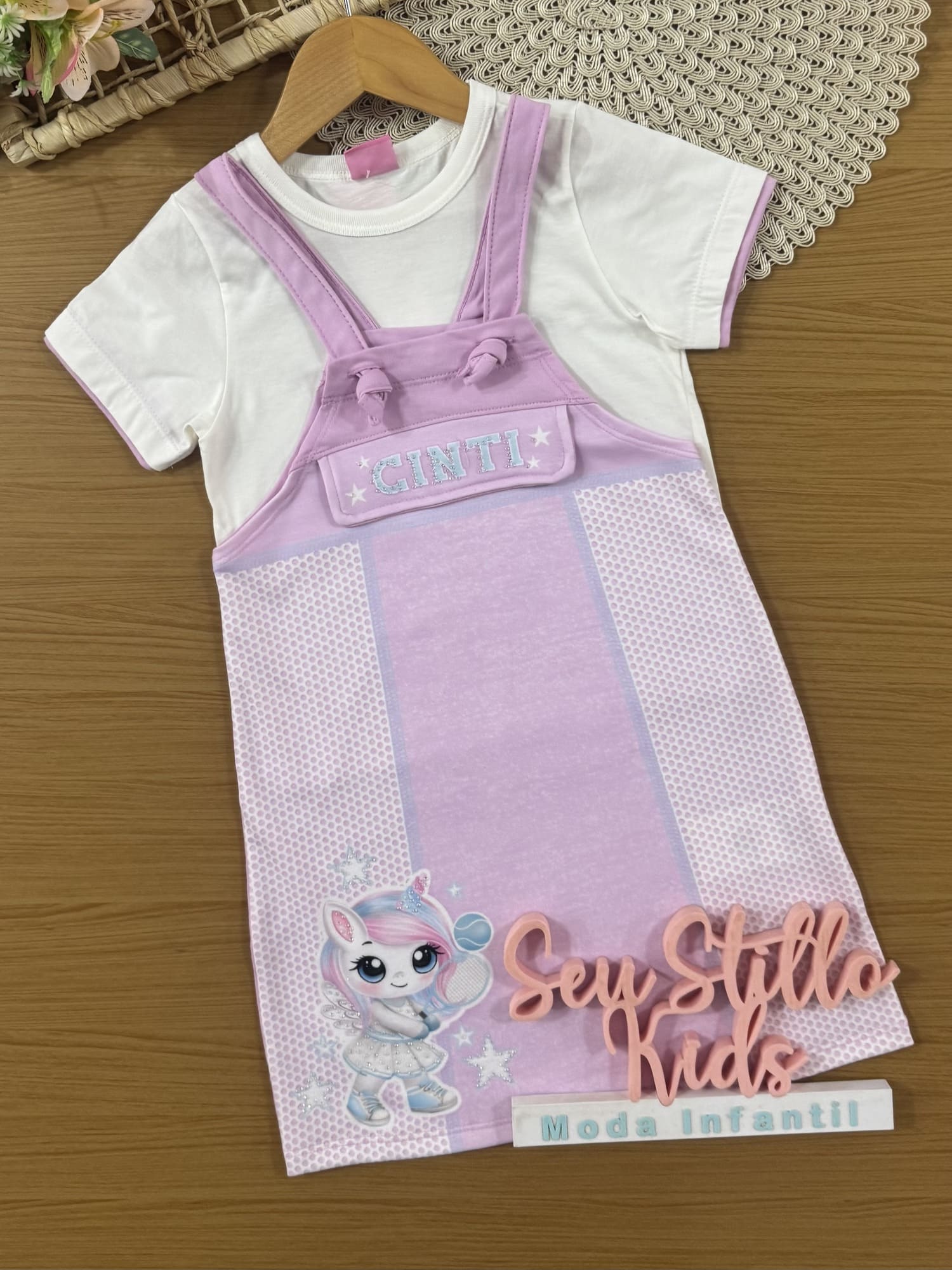 Salopete Infantil Cinti Verão Lilás Unicórnio Tênista com Blusa Branca