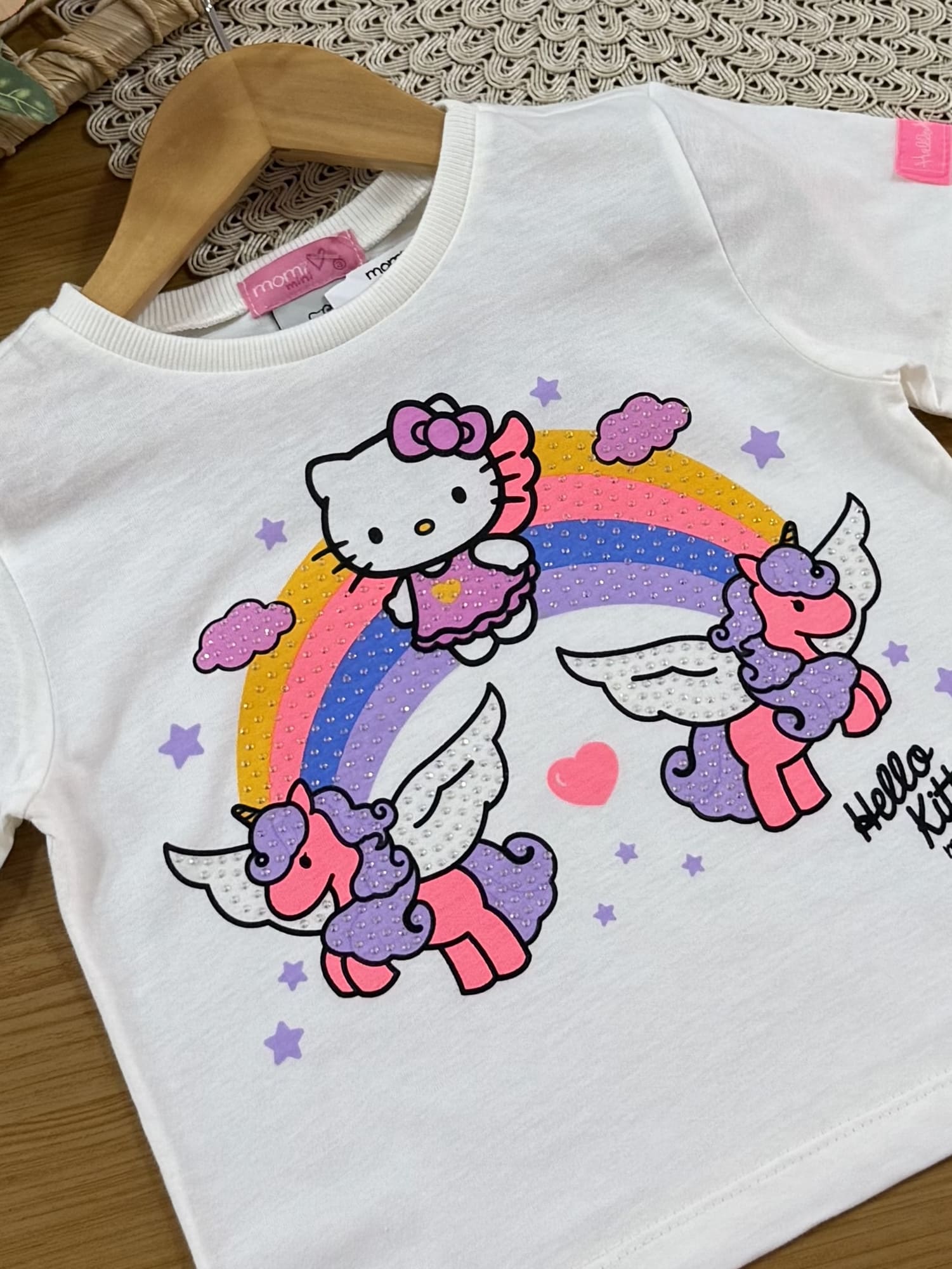 Blusa Infantil Momi Verão Branca Hello Kitty Arco-íris