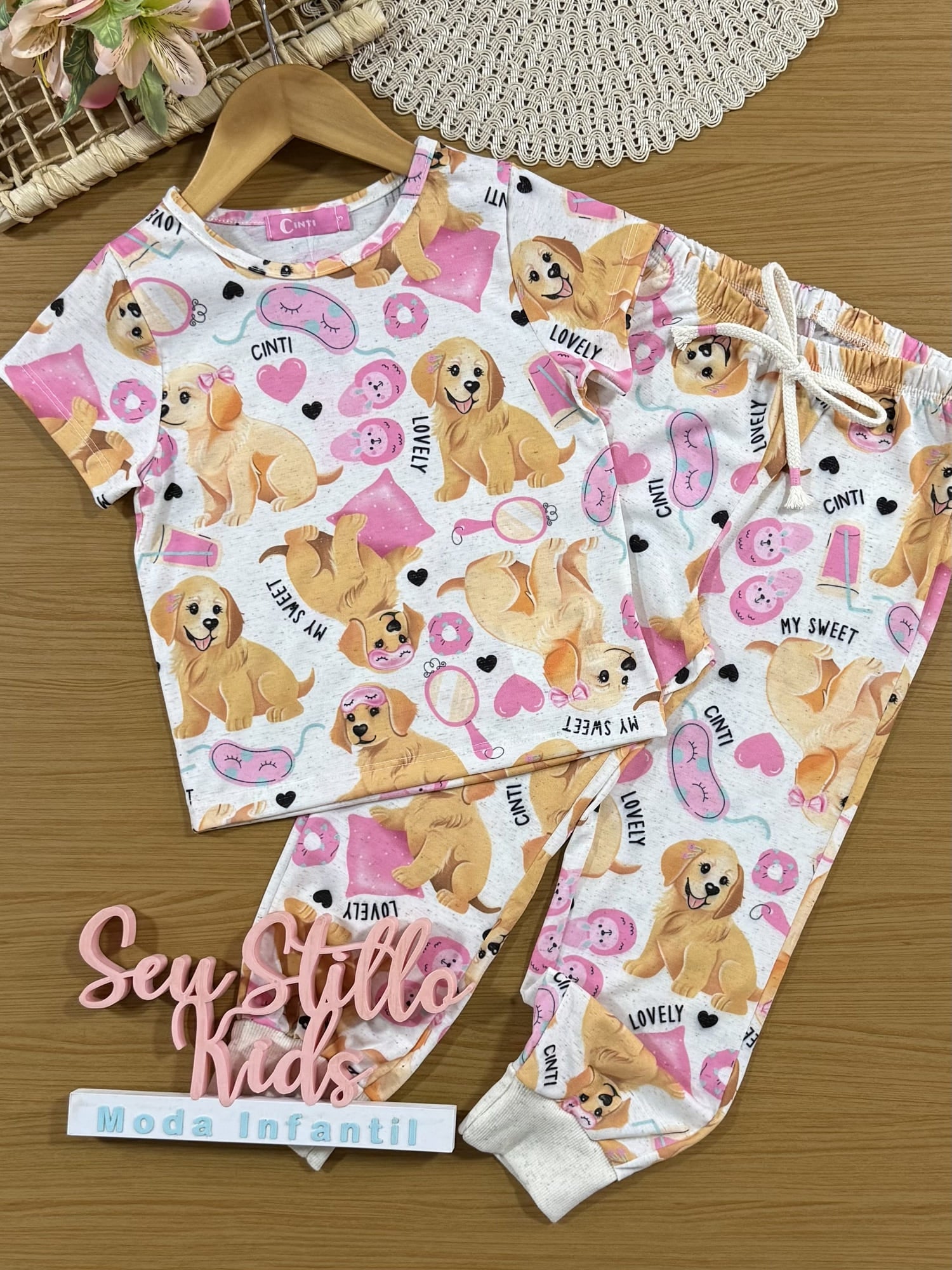 Pijama Infantil Cinti Verão com Calça e Blusa Off White Cachorrinhos