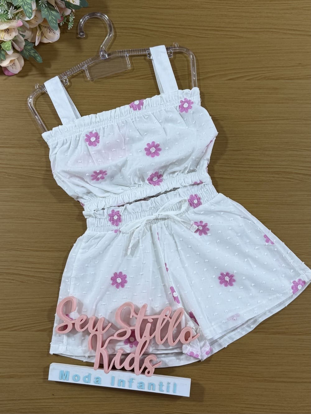 Conjunto Infantil Cinti Verão Blusa e Shorts Branco Florzinhas