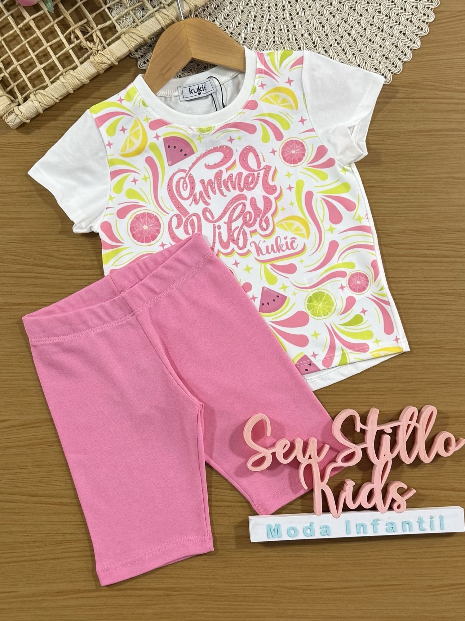 Conjunto Infantil Kukiê com Shorts Ciclista Rosa e Blusa Manga Curta Frutinhas