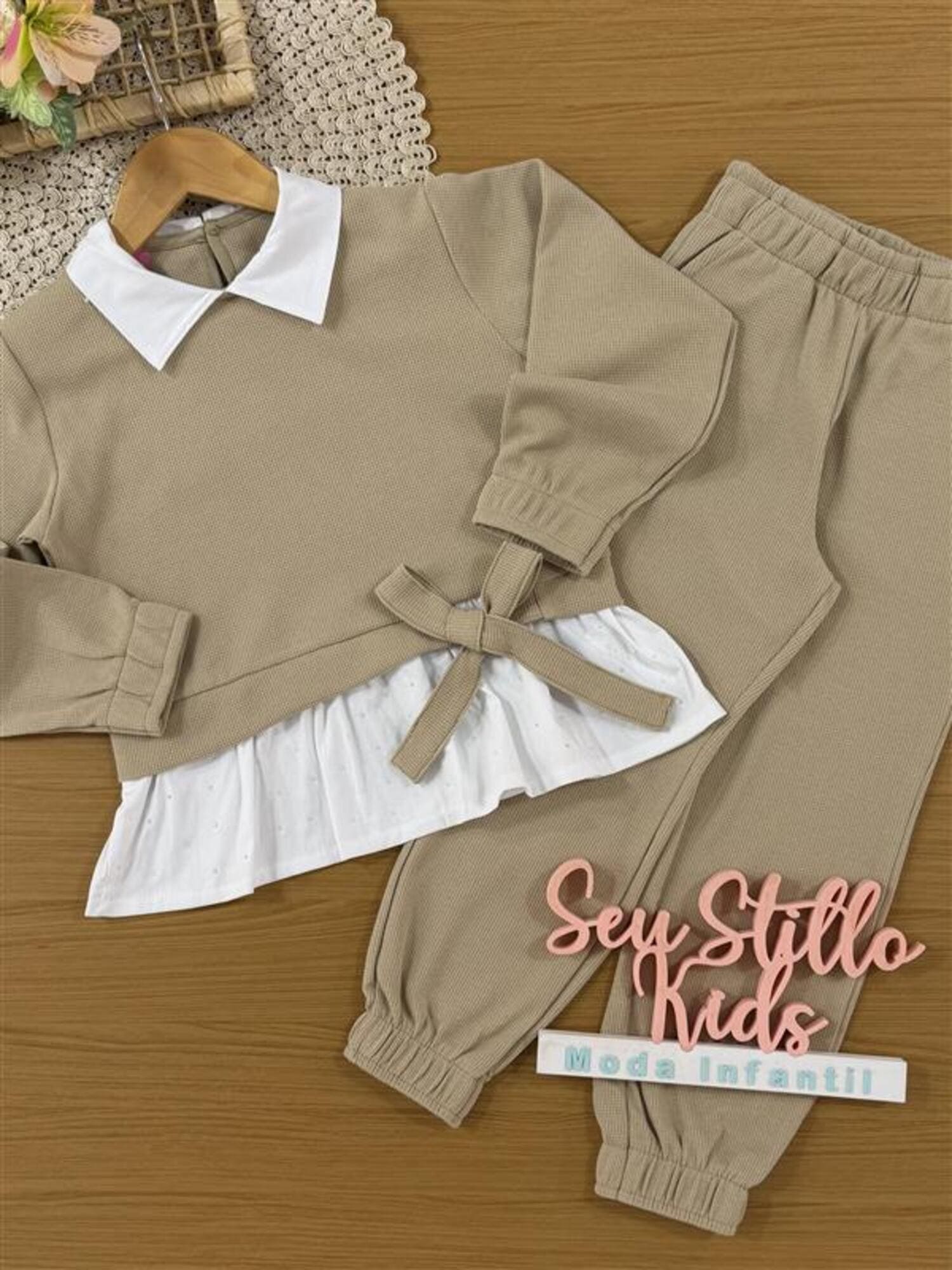 Conjunto Infantil Cinti Inverno com Calça e Casaco Bege Lacinho