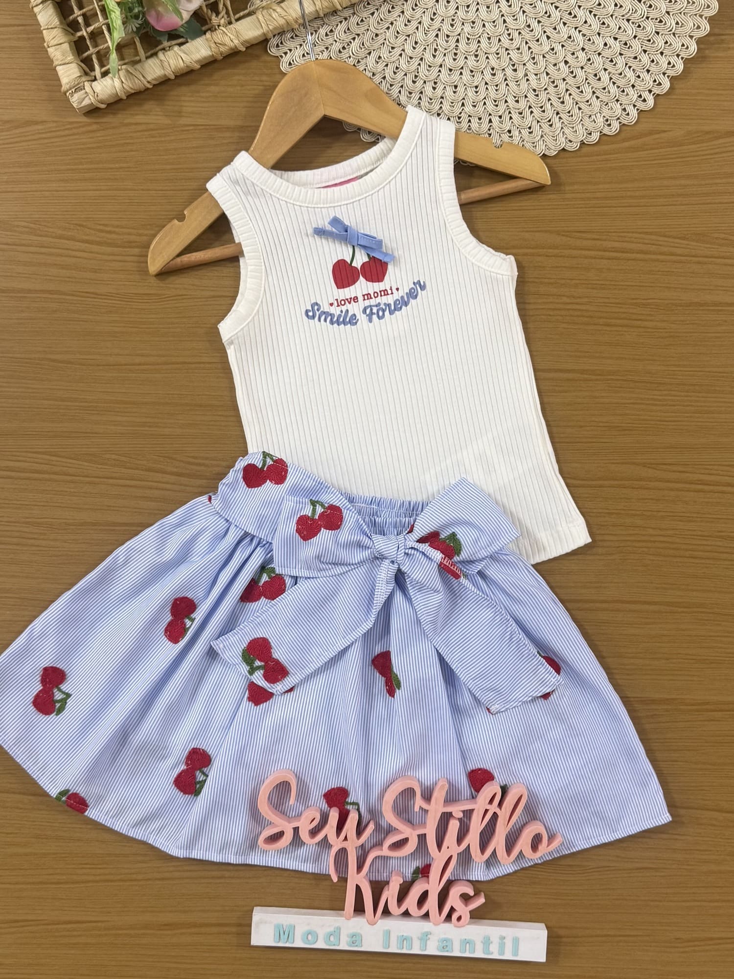 Conjunto Infantil Momi Verão com Saia Azul Listrada e Regata  Branca Cereje