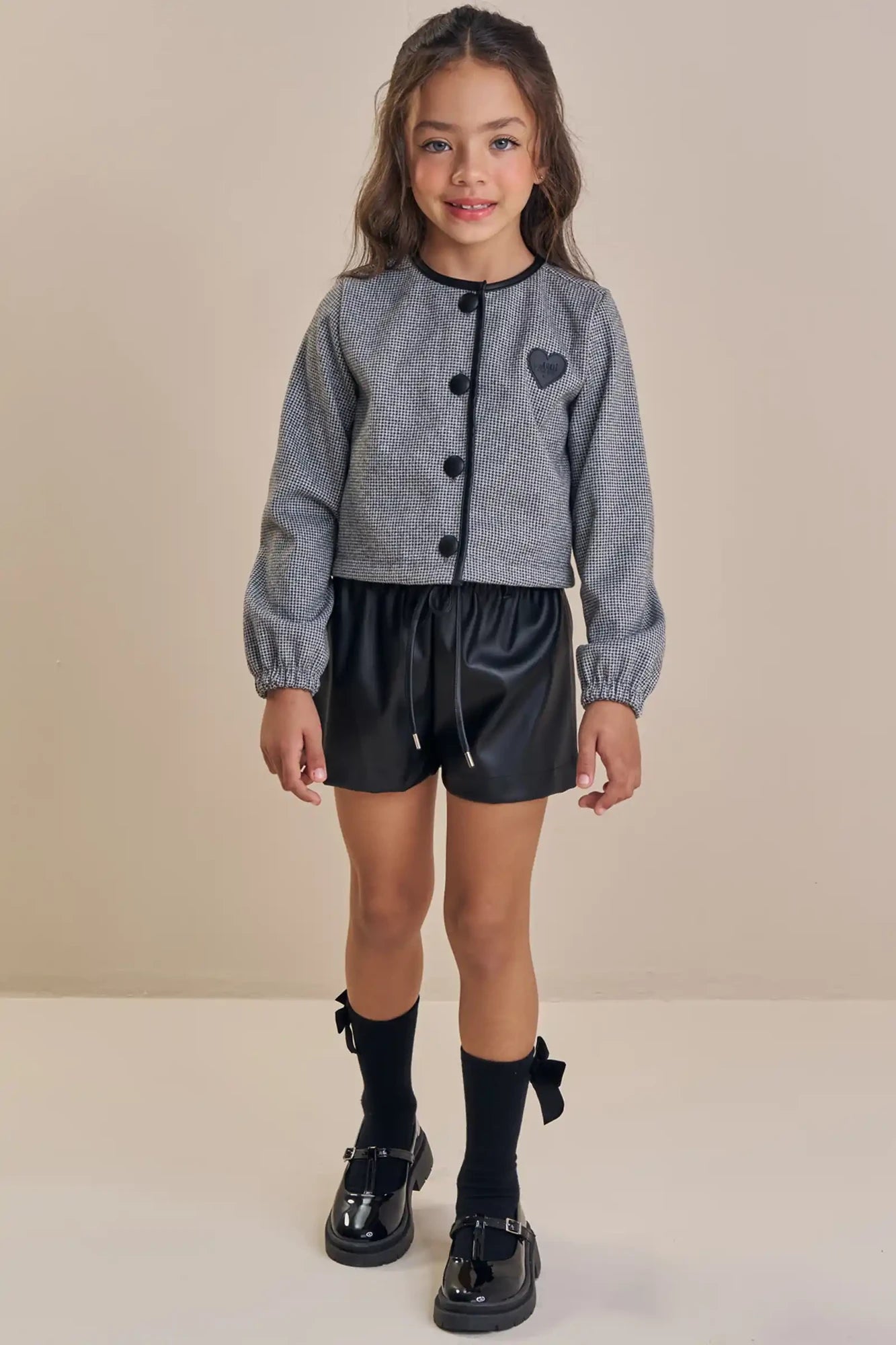 Conjunto Infantil Kukiê Inverno com Shorts Preto e Jaqueta Pied de Poule