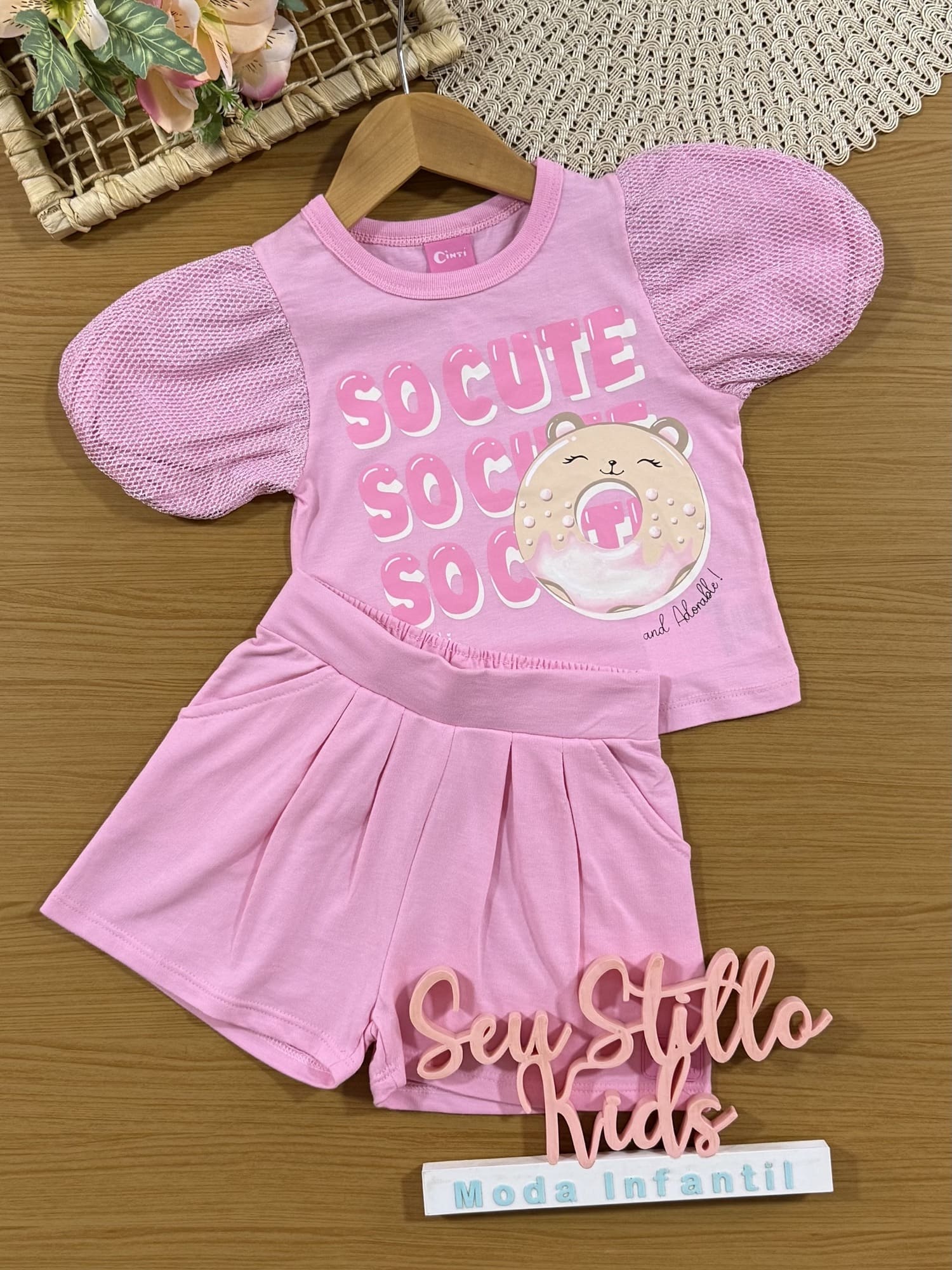 Conjunto Infantil Cinti Verão com Shorts e Blusa Rosa com Manga em Tela Cute