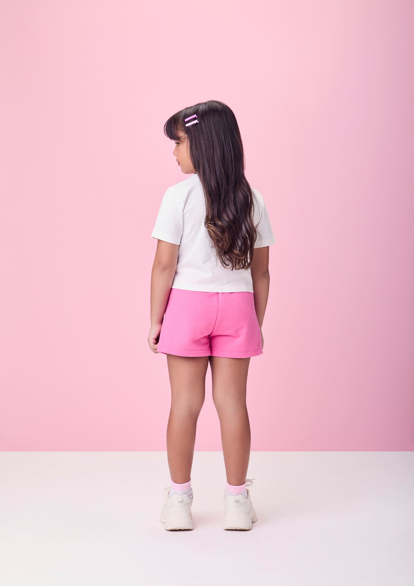 Conjunto Infantil Momi Verão com Short Rosa e Blusa Branca Arco-Íris