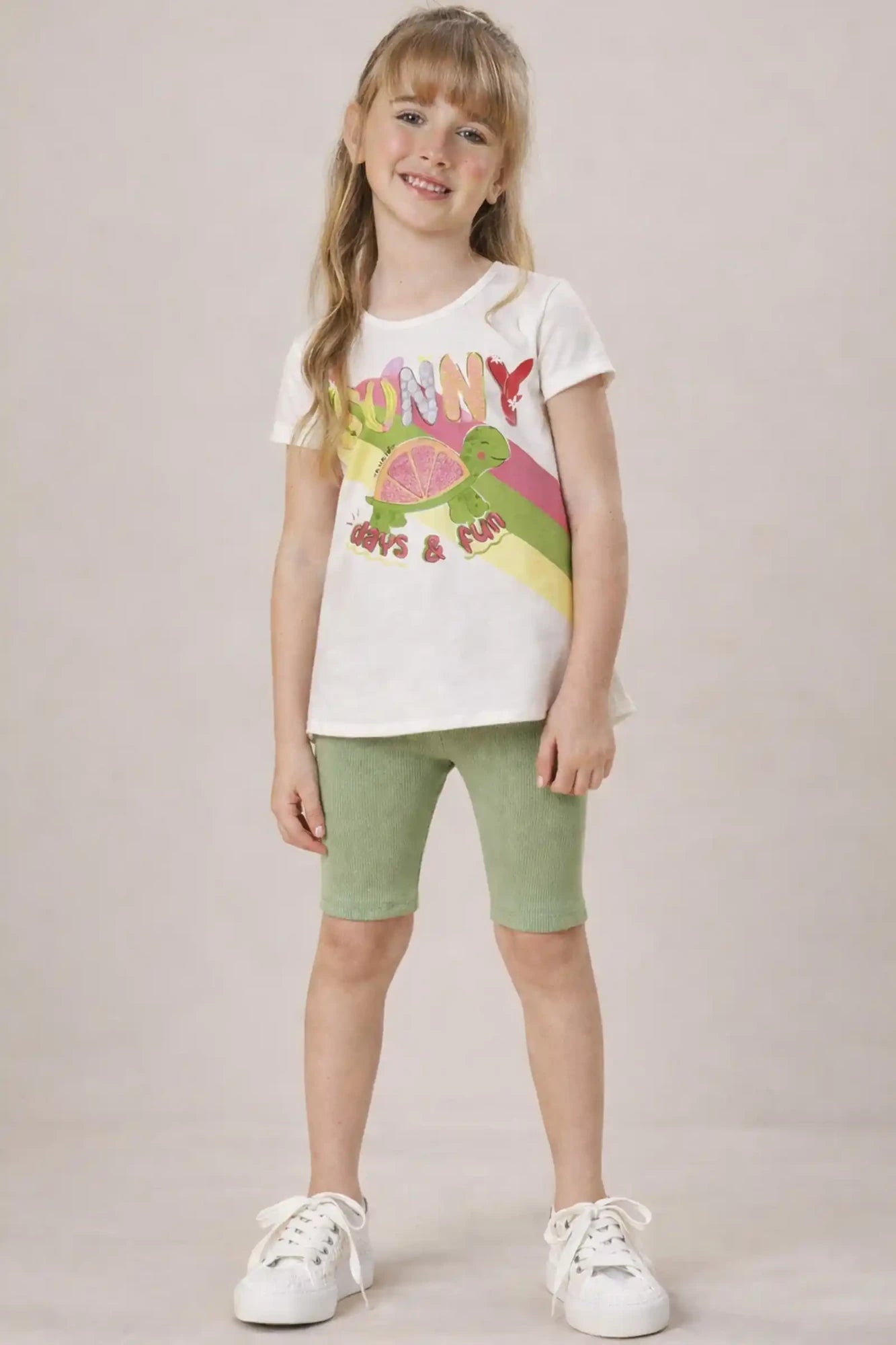 Conjunto Infantil Kukiê com Shorts Ciclista Verde e Blusa Manga Curta Sunny