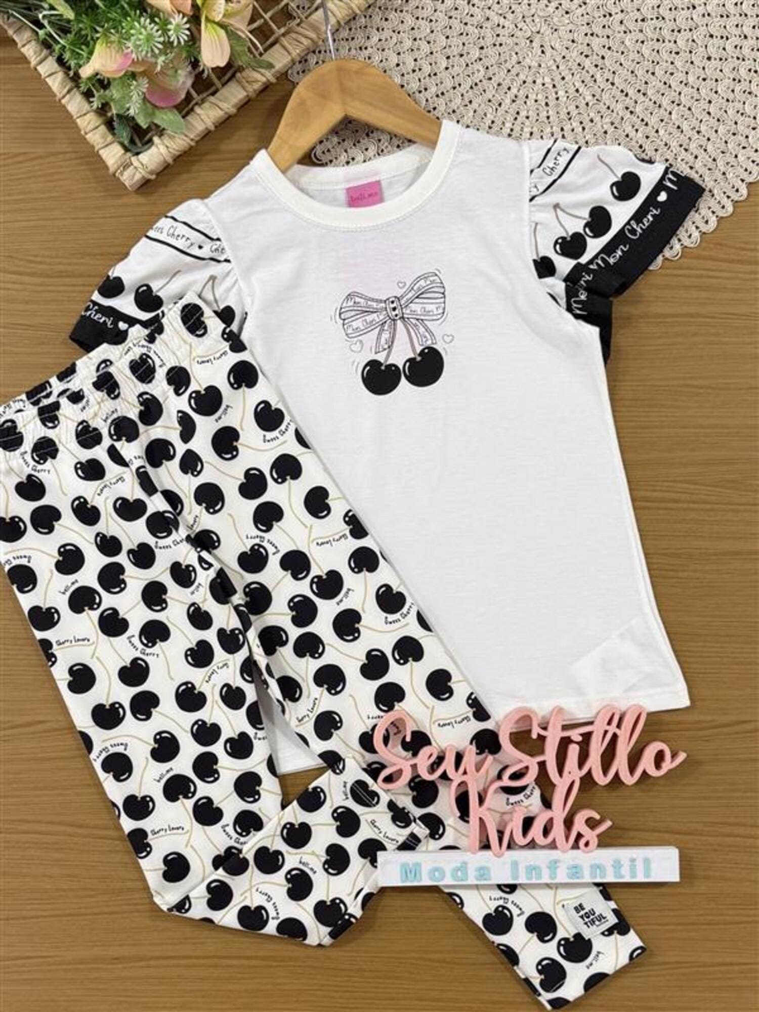 Conjunto Infantil Belime Verão com Calça Legging e Blusa Branca Cereja