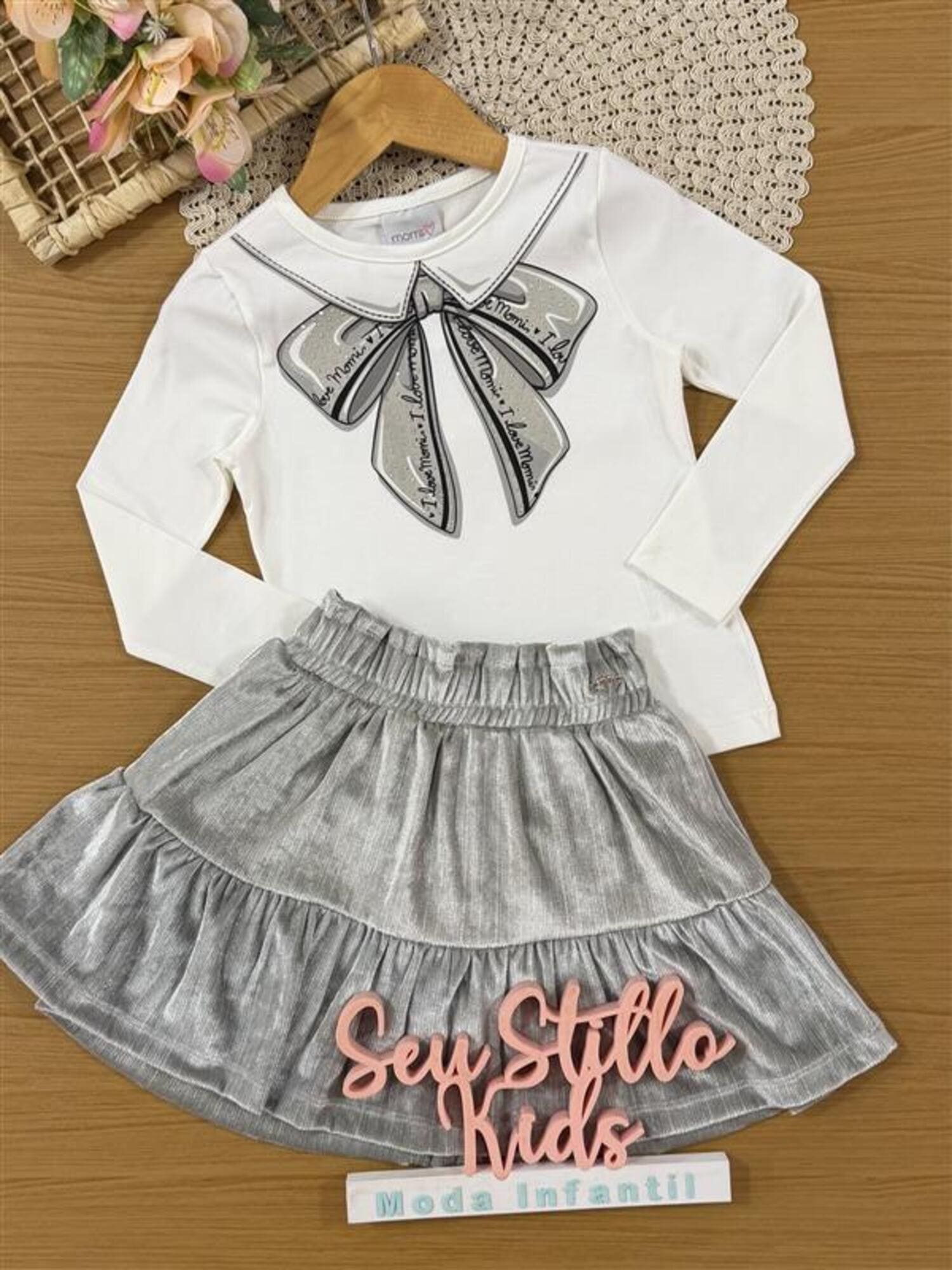 Conjunto Infantil Momi Inverno com Saia Cinza e Blusa Manga Longa Lacinho