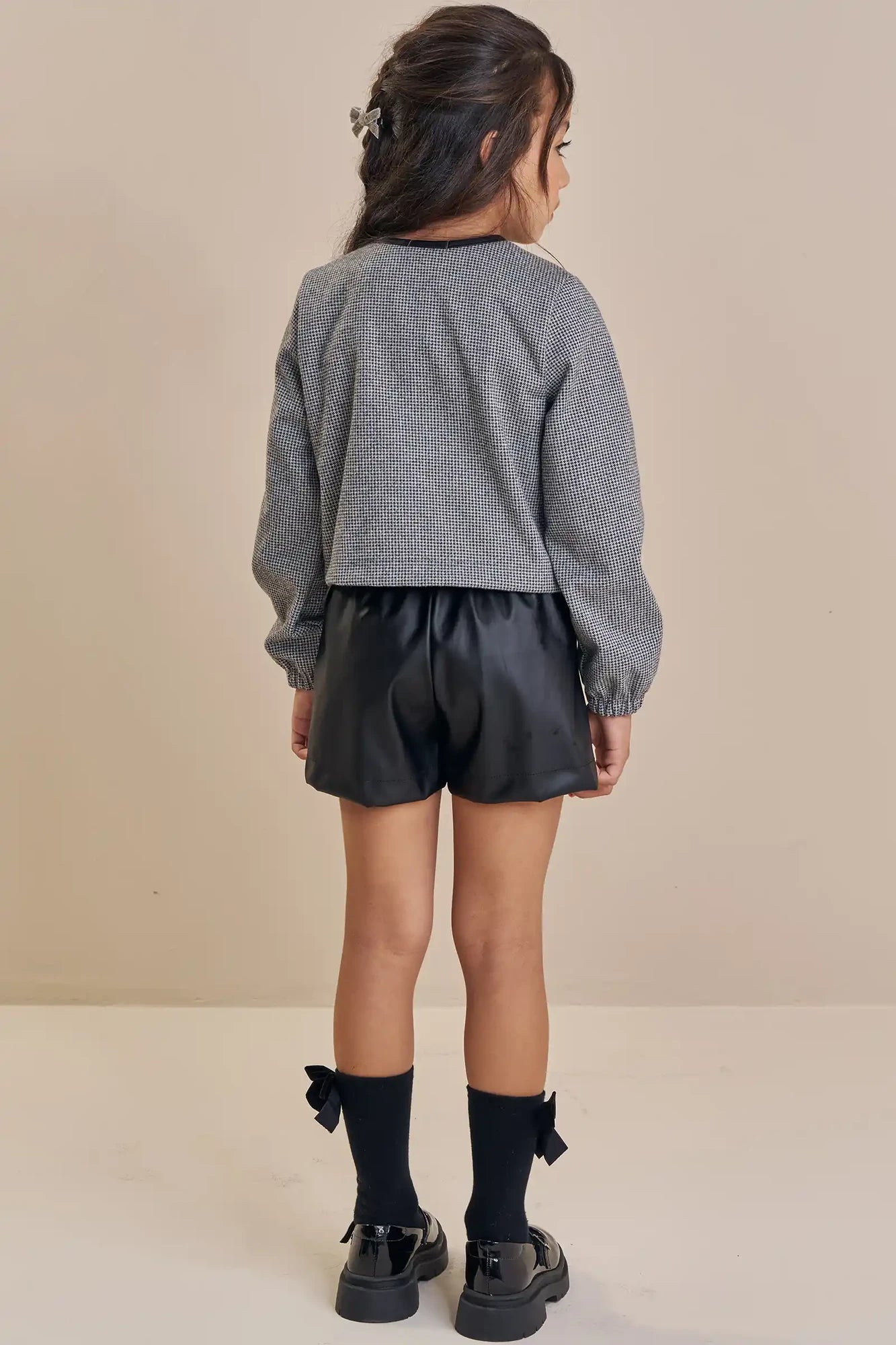 Conjunto Infantil Kukiê Inverno com Shorts Preto e Jaqueta Pied de Poule