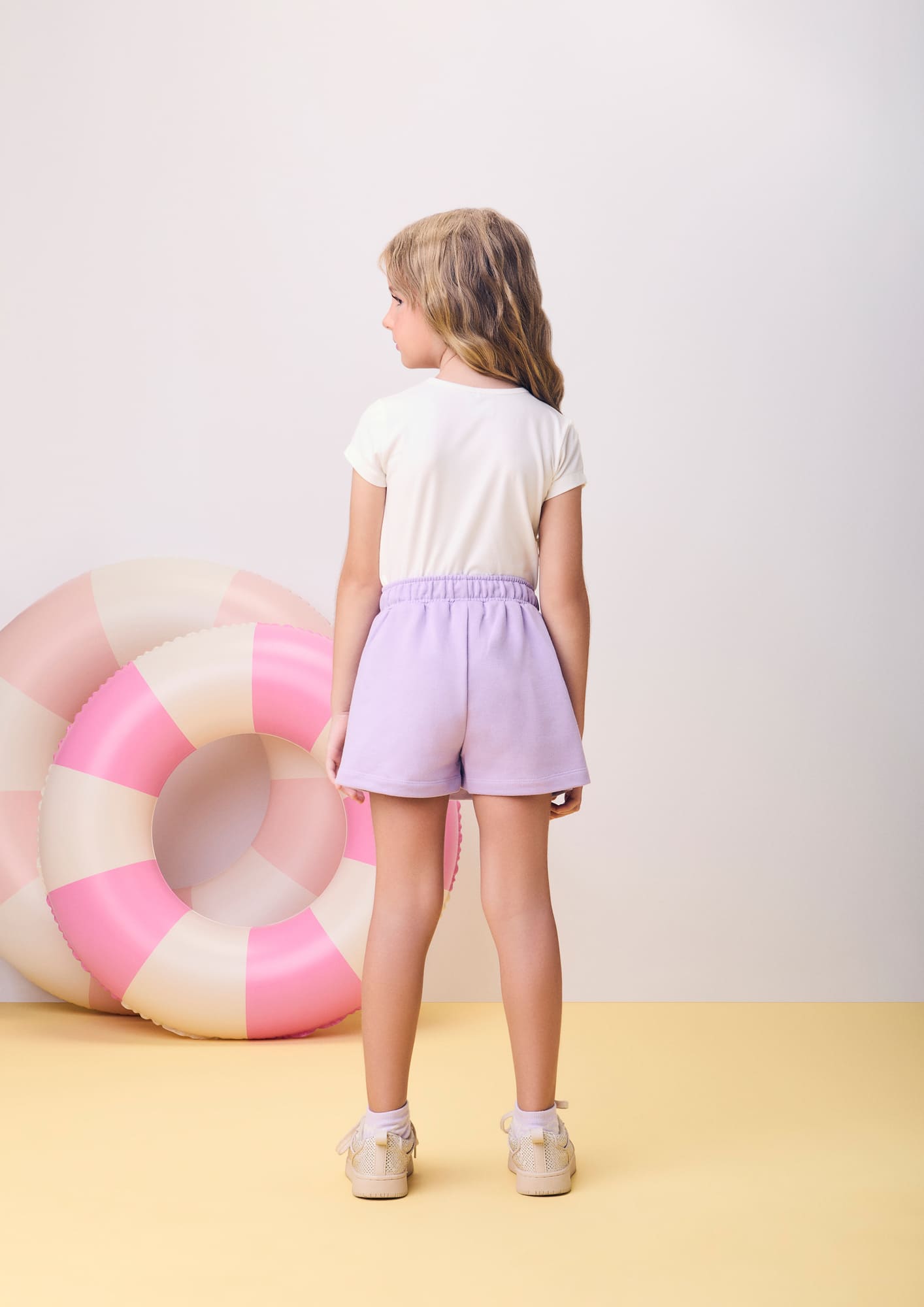 Conjunto Infantil Momi Verão com Short-Saia Lilás e Blusa Branca Borboletinha Strass