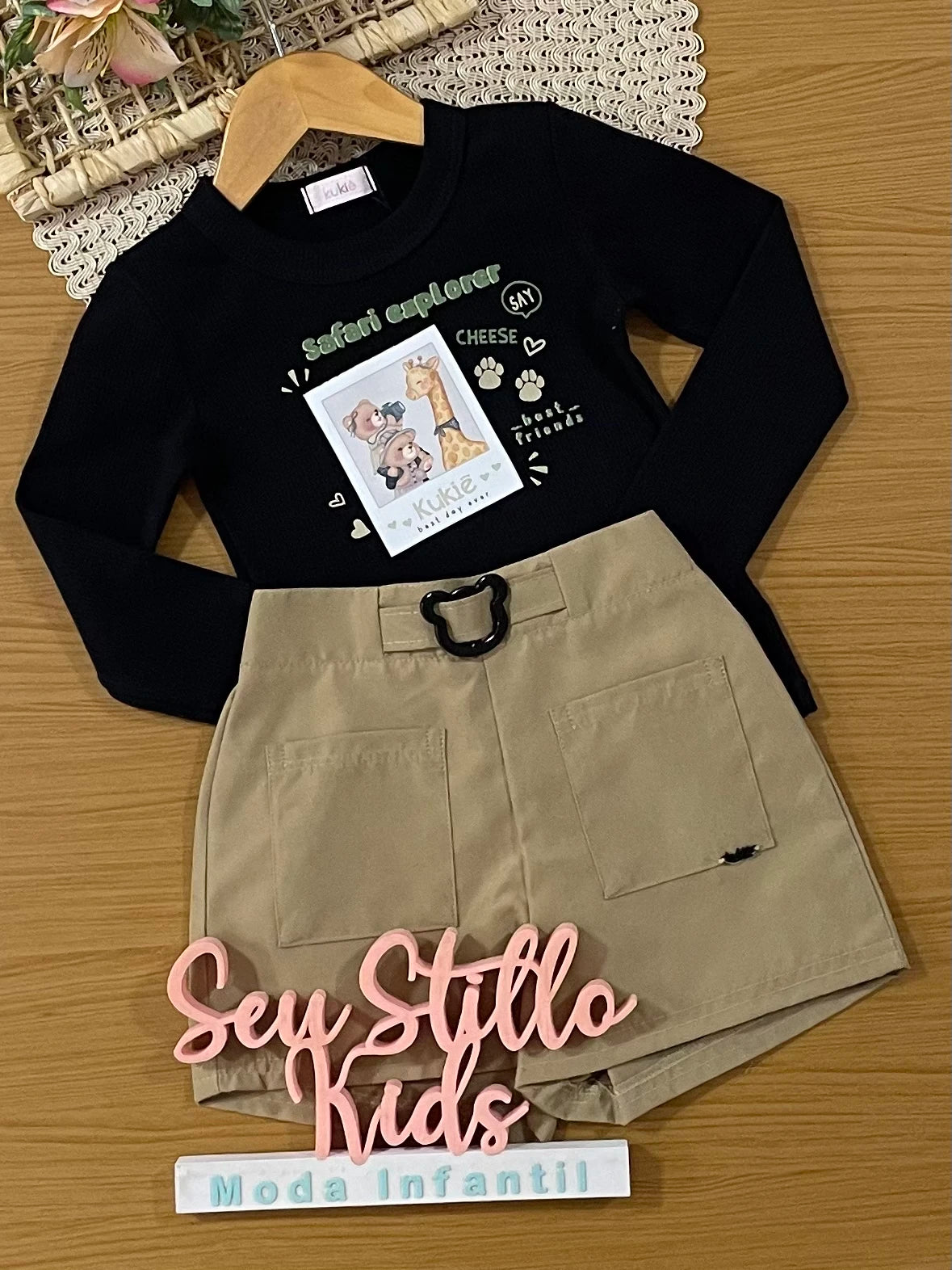 Conjunto Infantil Kukiê Inverno com Shorts e Blusa Manga Longa Safari Explorer