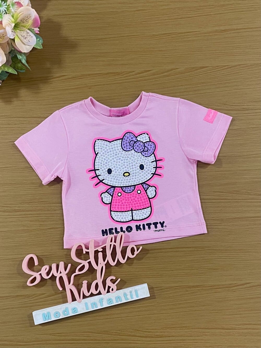 Blusa Infantil Momi Verão Rosa Hello Kitty Strass