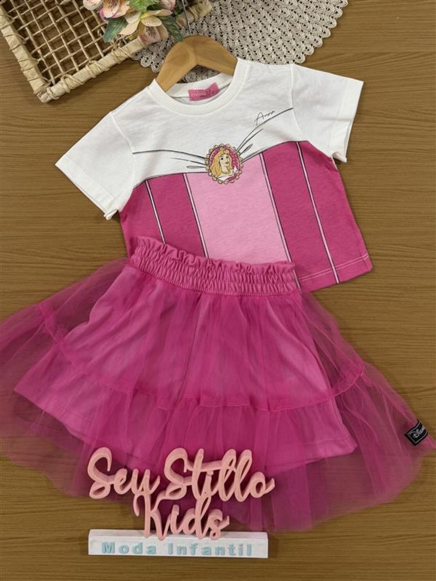 Conjunto Infantil Momi Verão com Saia em Tule e Blusa Rosa Bela Adormecida
