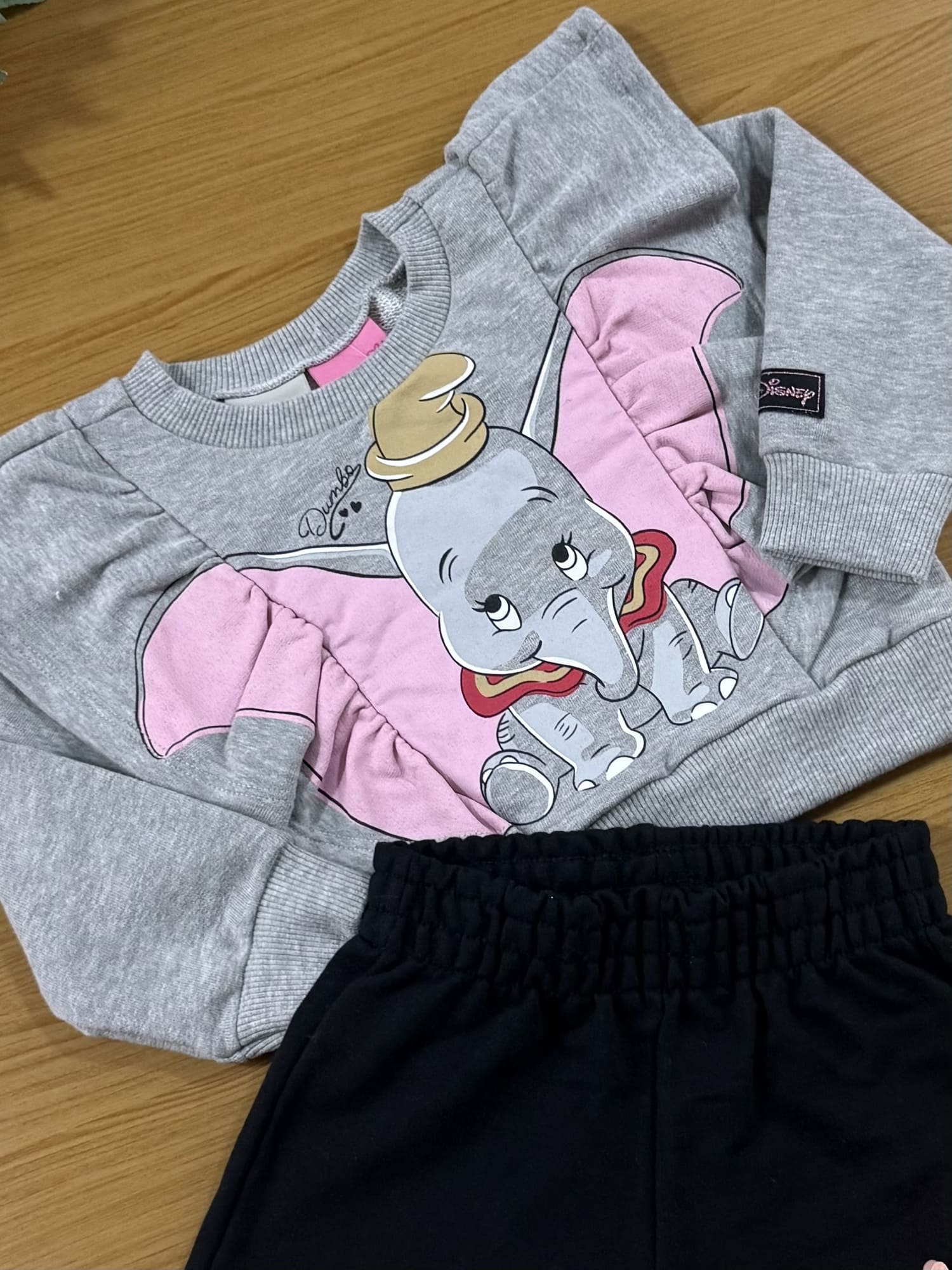 Conjunto Infantil Momi Inverno Shorts Preto e Casaco Dumbo com Babados Disney