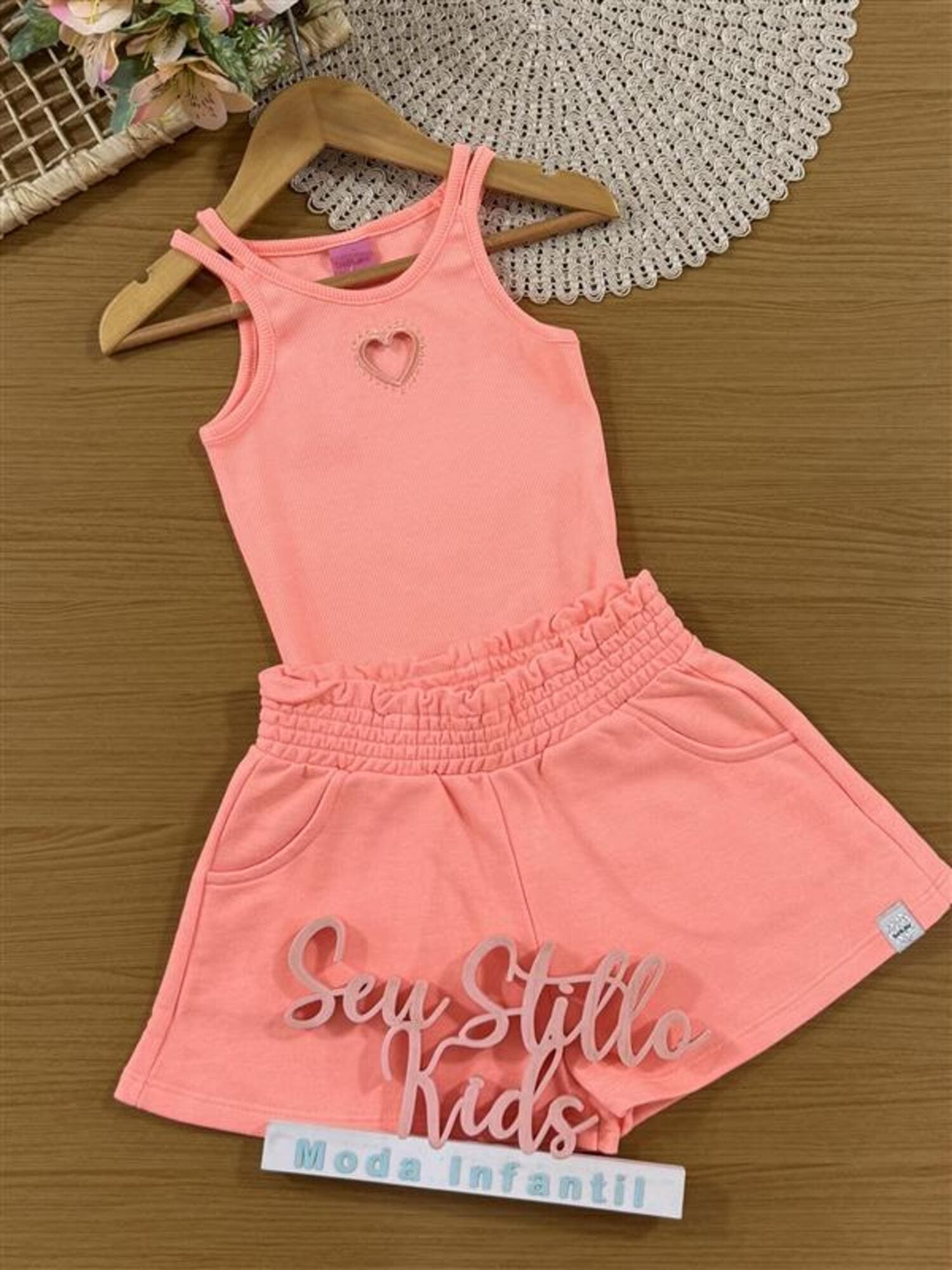 Conjunto Infantil Belime Verão com Shorts e Regata Laranja Coração