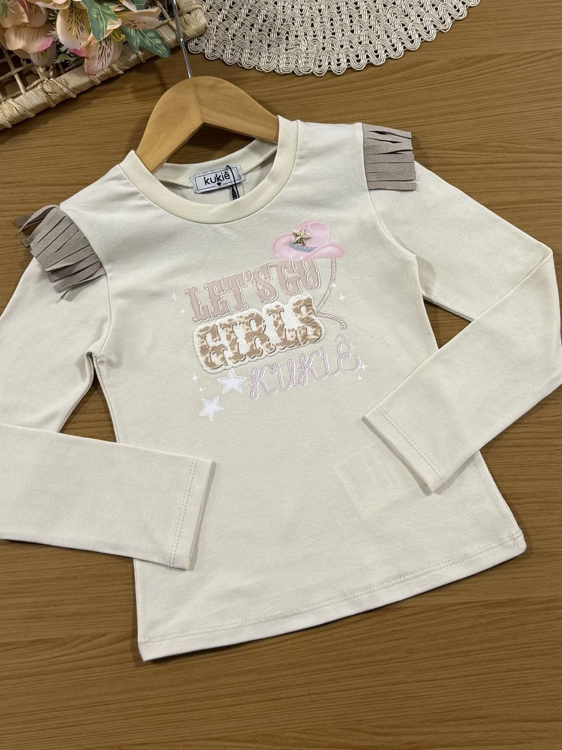 Conjunto Infantil Kukiê Inverno com Shorts e Blusa Manga Longa Bege Cowgirl