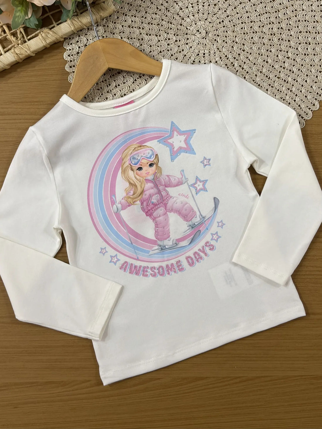 Conjunto Infantil Cinti Inverno Com Saia Rosa Paetê e Blusa Branca Menina Aventureira.