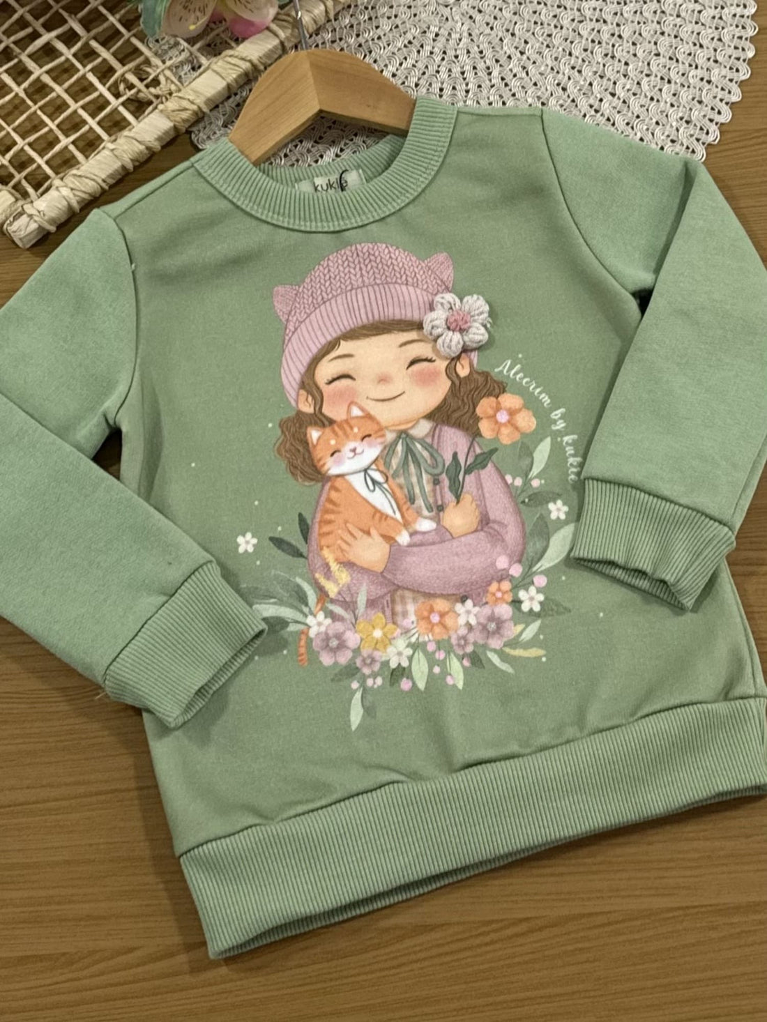 Conjunto Infantil Kukiê Inverno com Calça Legging e Casaco Verde Menina do Campo