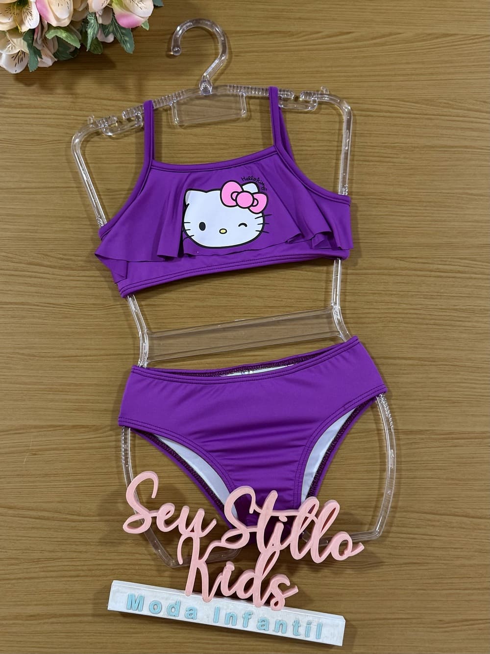 Biquíni Infantil Momi Roxo com Babado Hello Kitty