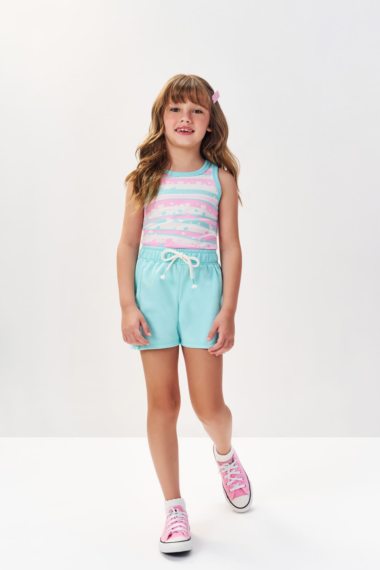 Conjunto Infantil Cinti Verão com Shorts Azul e Blusa Listrada Corações