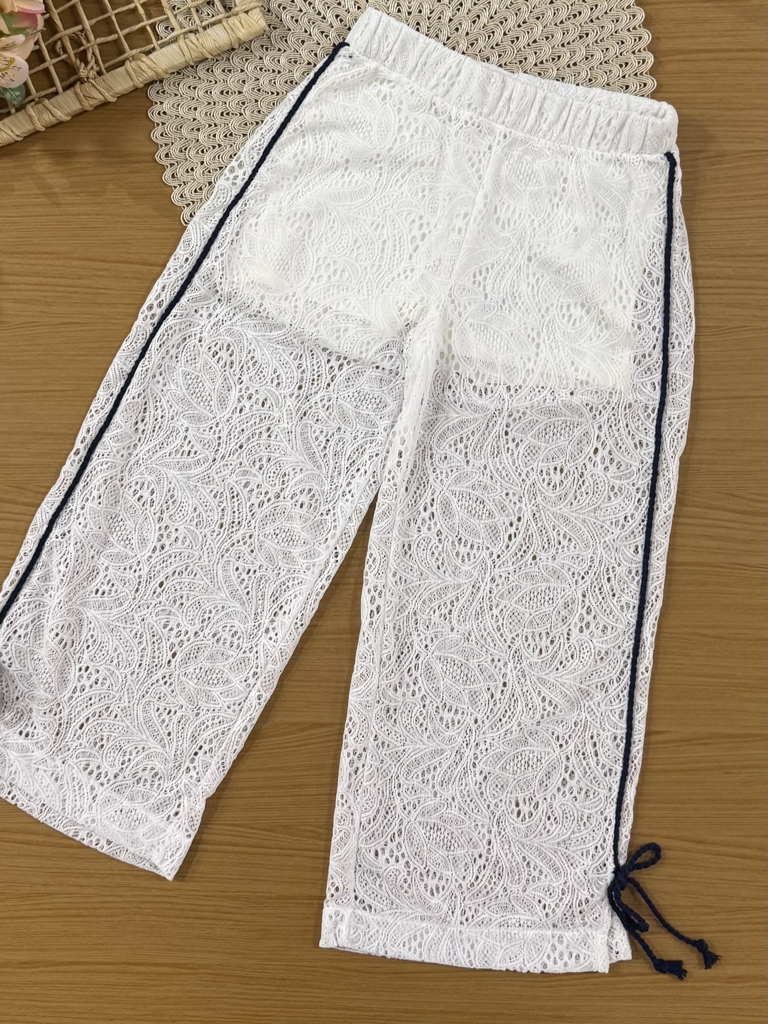 Conjunto Infantil Animê Verão, Calça e Blusa Branca com Lenço Minnie Mouse Disney