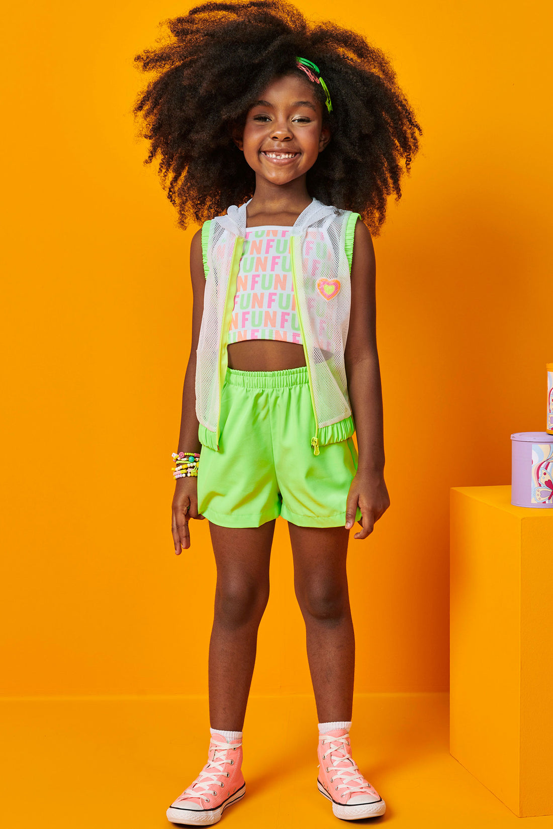 Conjunto Infantil Kukie Verão Com Shorts Colete em Tela e Cropped Neon Fun