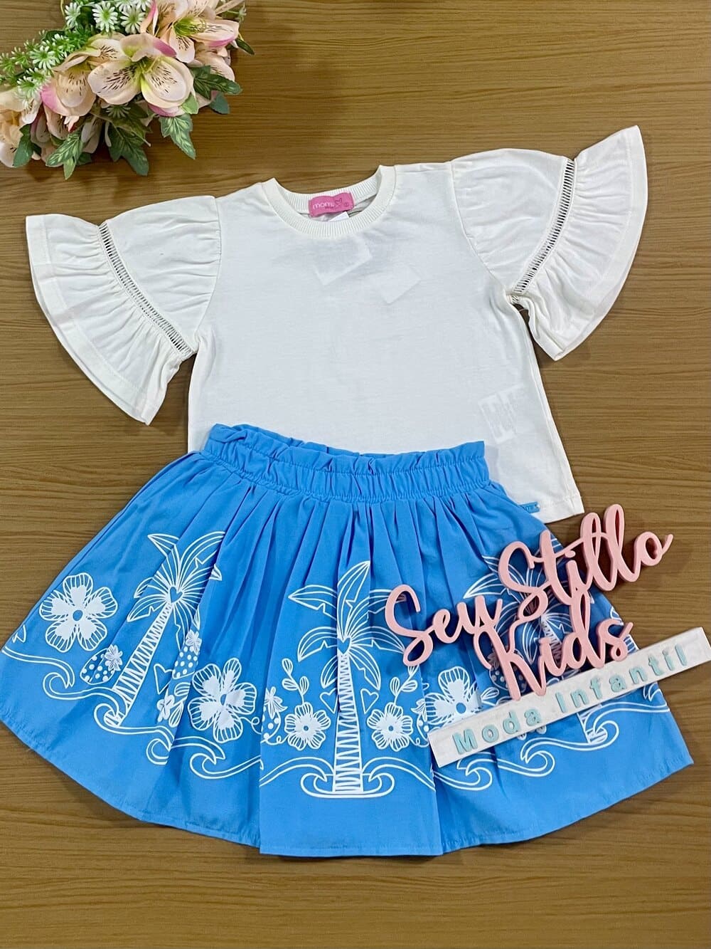 Conjunto Infanti Momi Verão Com Saia Azul Flores e Blusa Branca