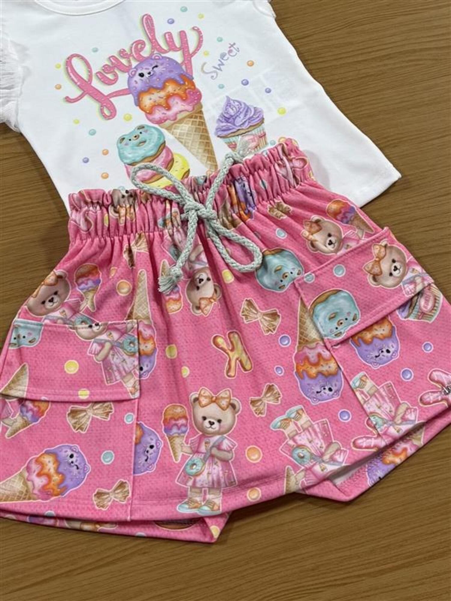 Conjunto Infantil Kukiê Inverno com Shorts Saia Rosa e Blusa Branca Sorvetinho