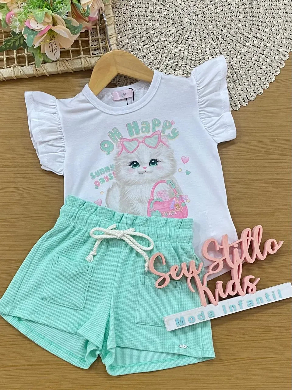 Conjunto Infantil Menina Kukiê com Shorts Verde e Blusa Gatinha Happy