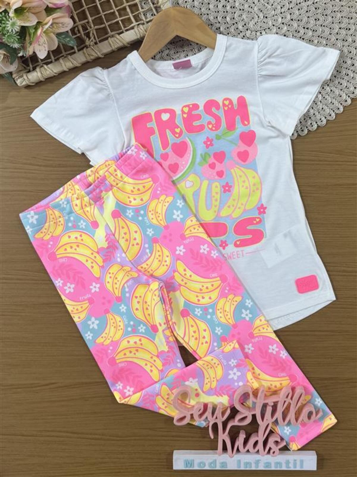 Conjunto Infantil Cinti Verão com Calça Legging Colorida e Blusa Branca Frutinhas Fresh
