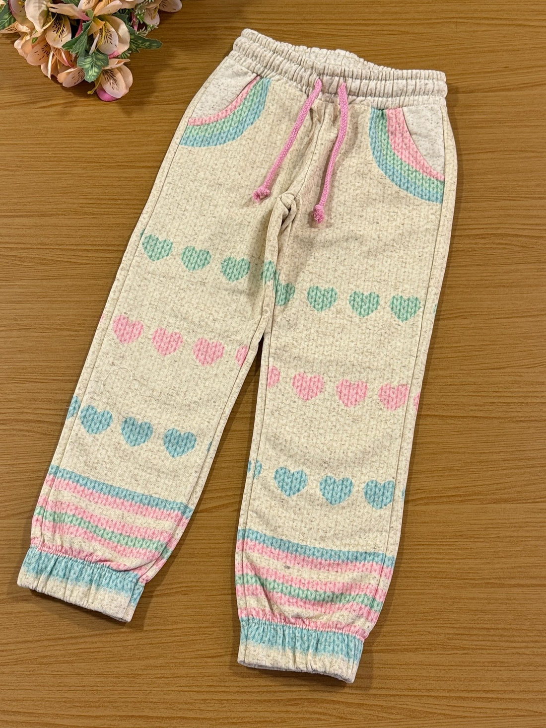 Conjunto Infantil Catavento Inverno Calça e Moletom Flanelado Corações Bege