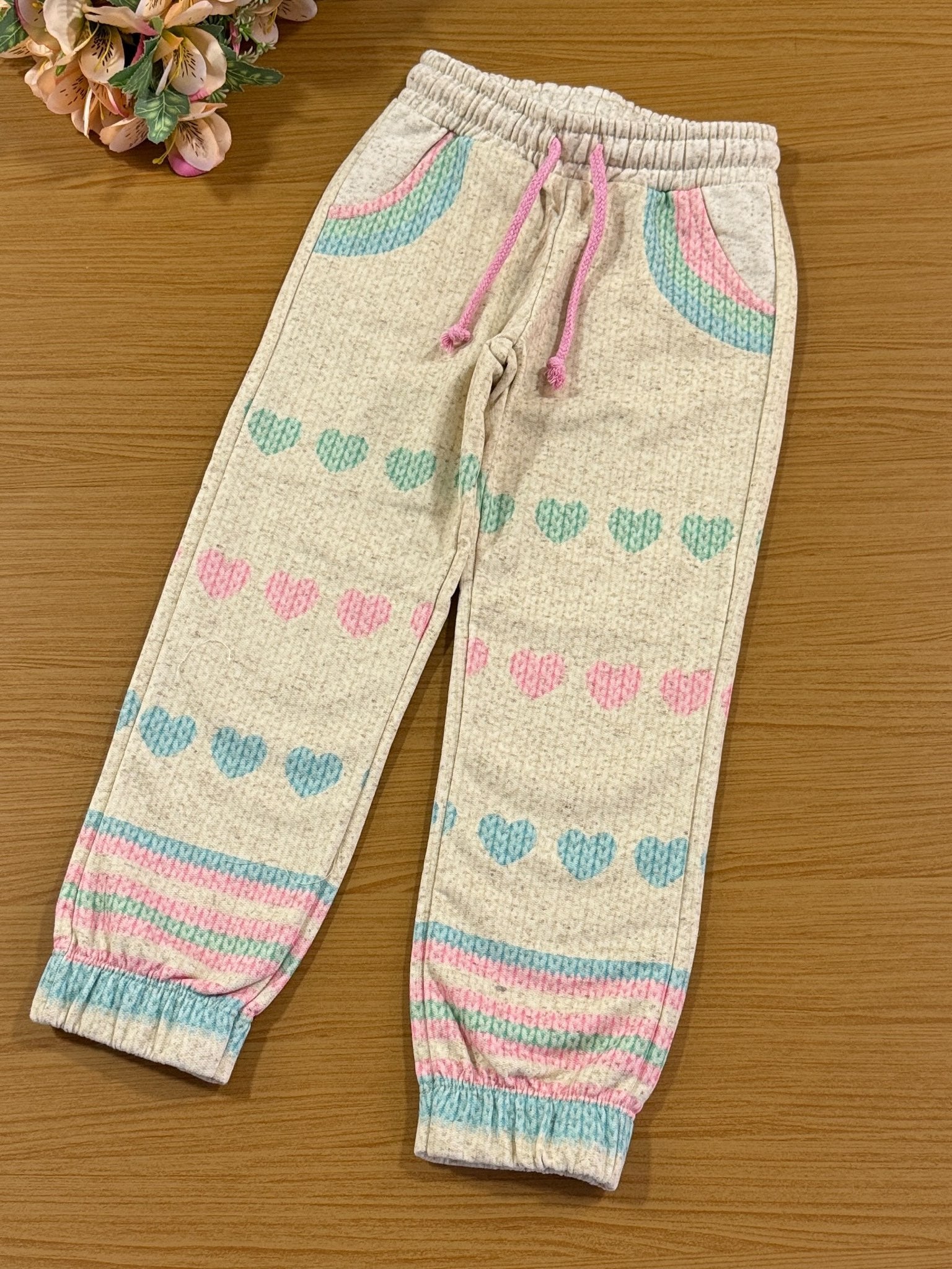 Conjunto Infantil Catavento Inverno Calça e Moletom Flanelado Corações Bege