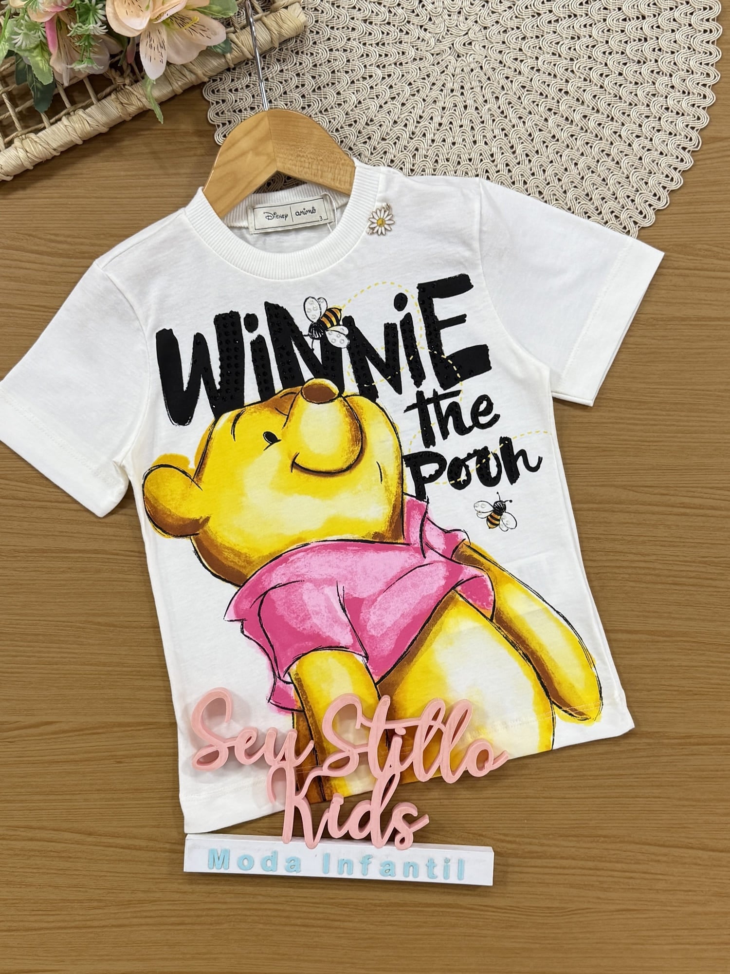Blusa Infantil Animê Verão Branca Ursinho Pooh com Strass