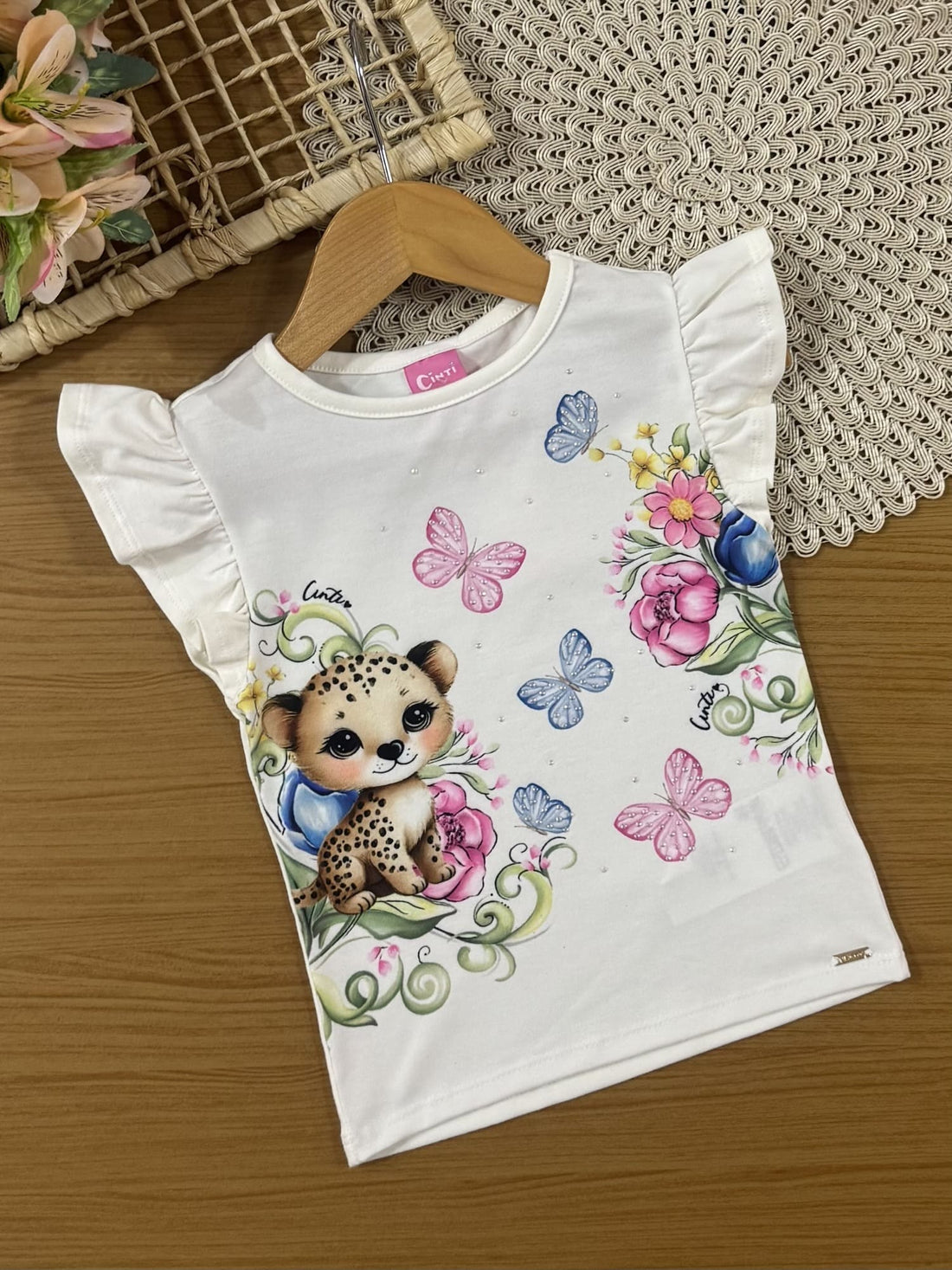 Conjunto Infantil Cinti Verão com Calça e Blusa Branca Oncinha Floral