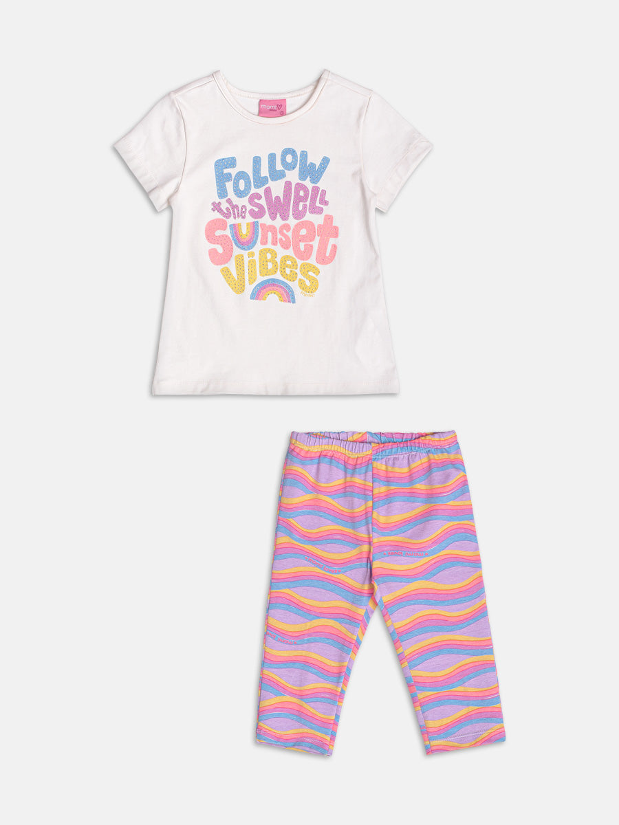 Conjunto Infantil Momi Verão com Calça Capri Colorido e Blusa Branca Arco-íris