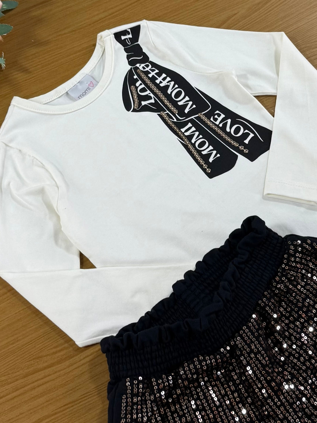 Conjunto Infantil Momi Inverno Shorts Paetê e Blusa Manga Longa Laço
