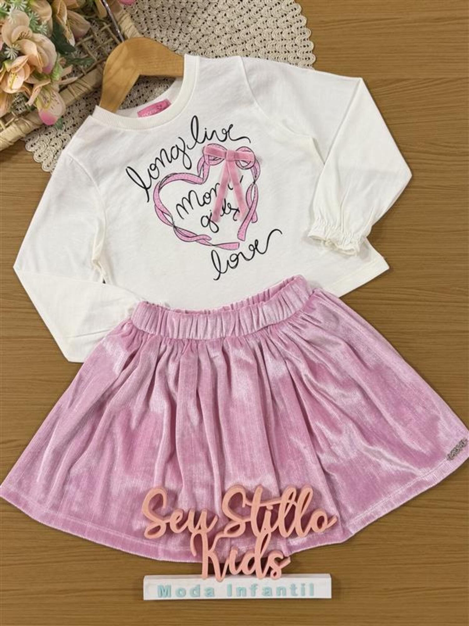 Conjunto Infantil Momi Inverno com Saia Rosa e Blusa Manga Longa Love