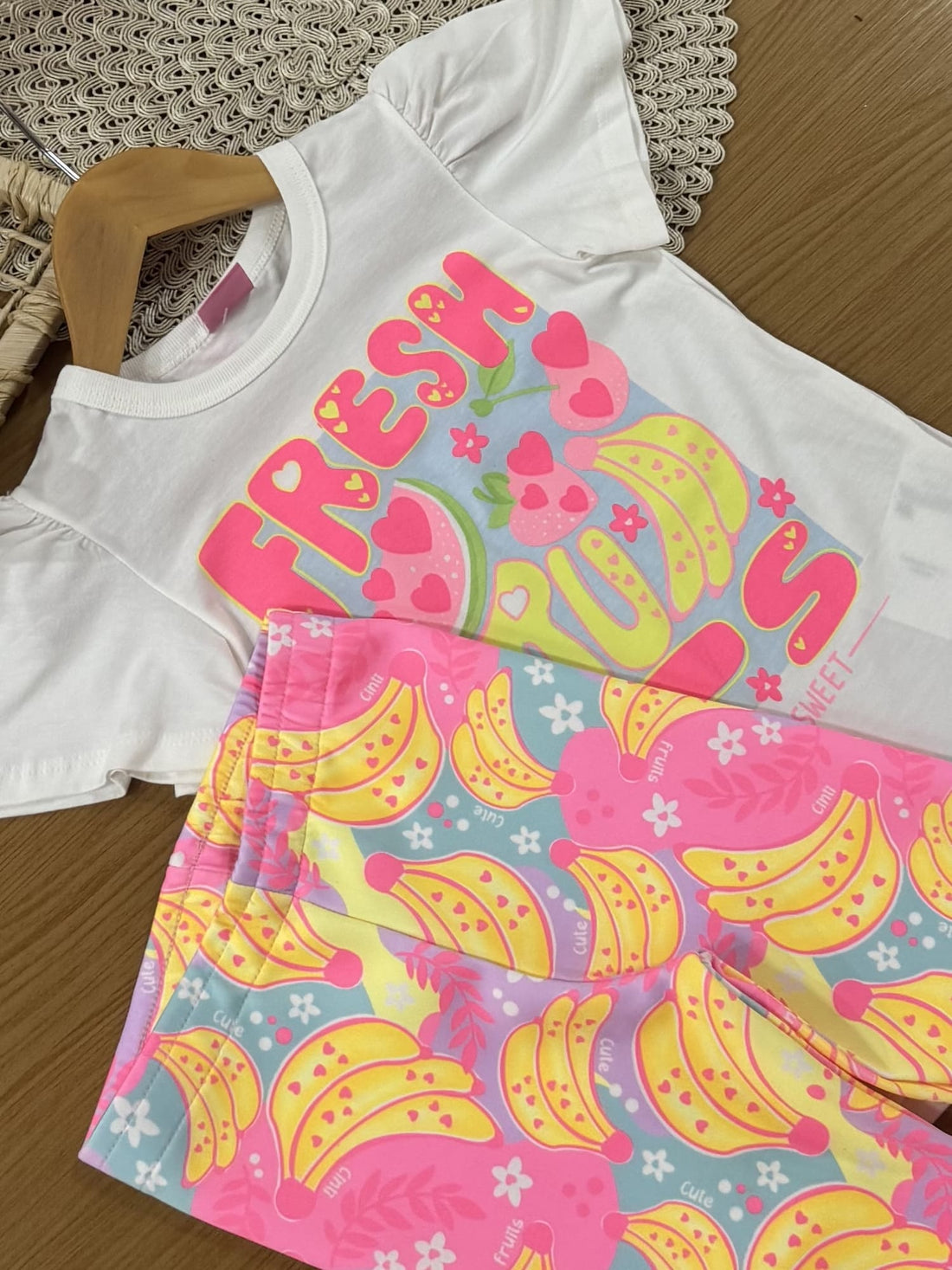 Conjunto Infantil Cinti Verão com Calça Legging Colorida e Blusa Branca Frutinhas Fresh