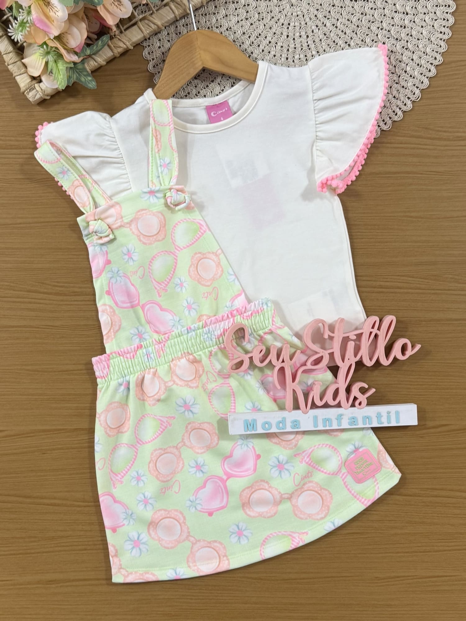 Salopete Infantil Cinti Verão Verde Floral com Blusa Branca