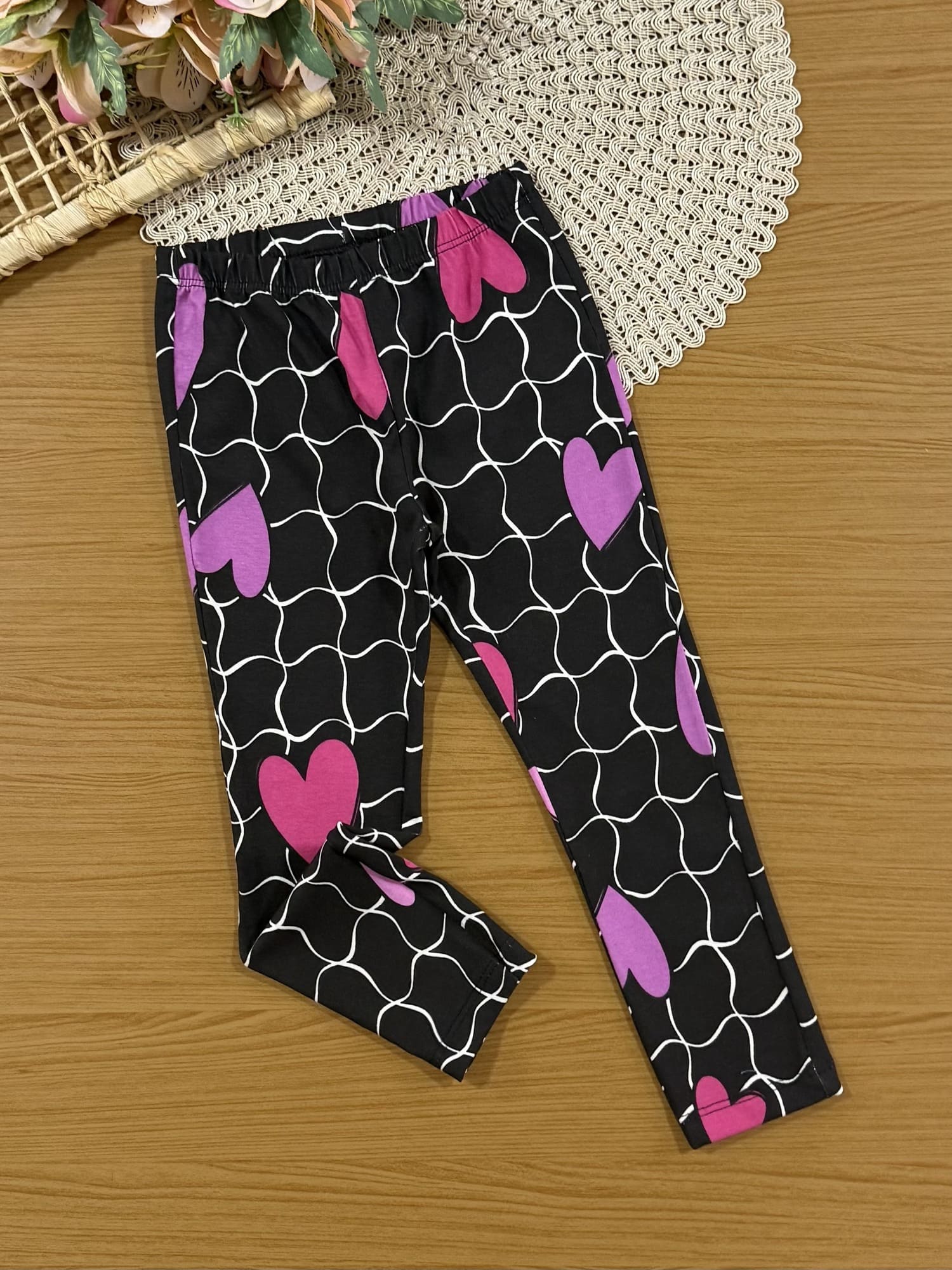 Conjunto Infantil Momi Inverno com Calça Preta e Blusa Branca Corações com Strass