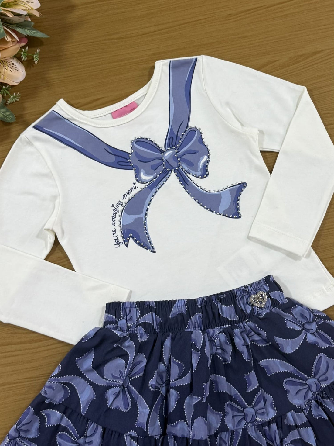 Conjunto Infantil Momi Inverno com Saia Azul e Blusa Branca Lacinho