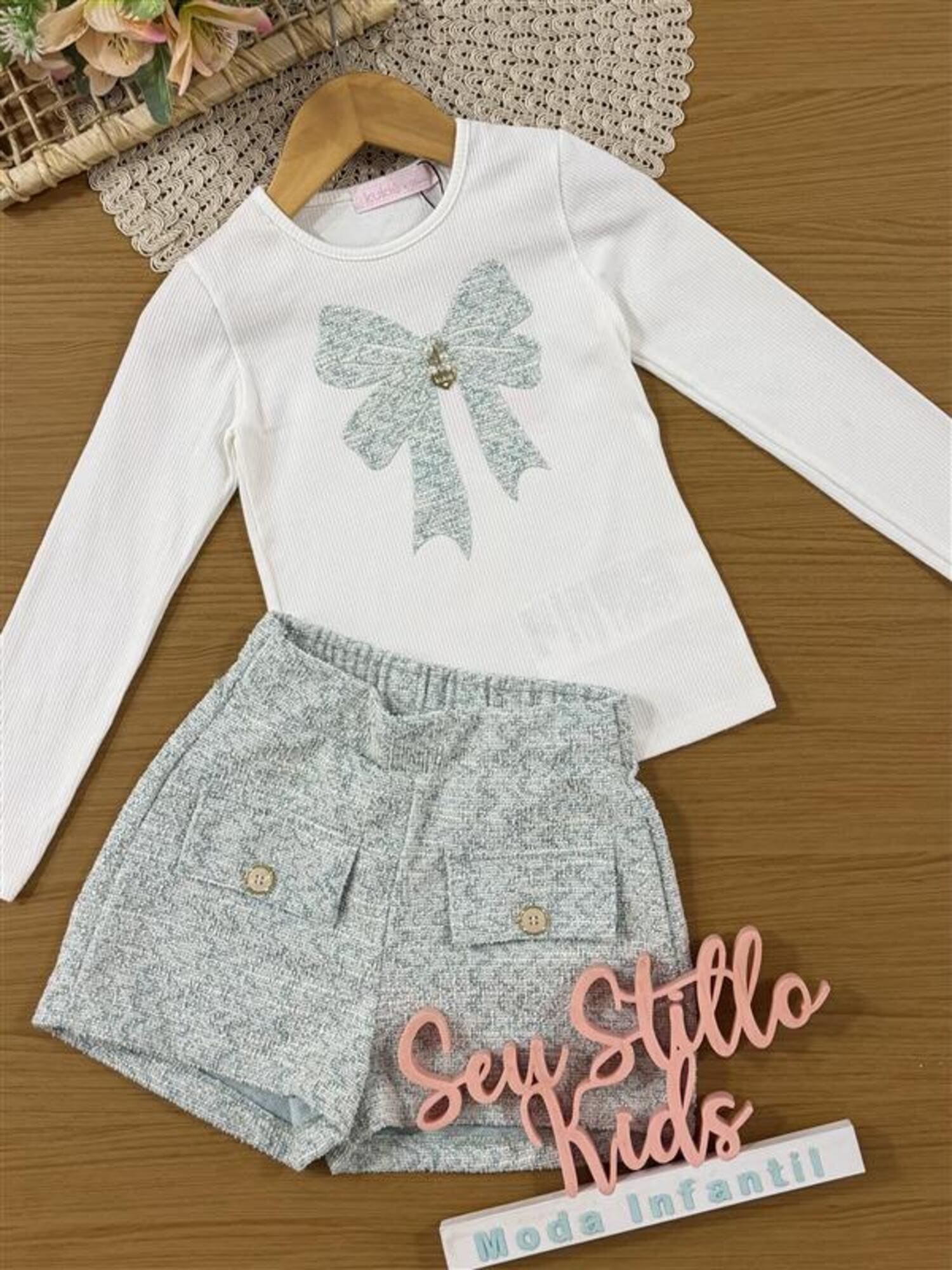 Conjunto Infantil Kukiê Inverno com Shorts Azul e Blusa Manga Longa Lacinho