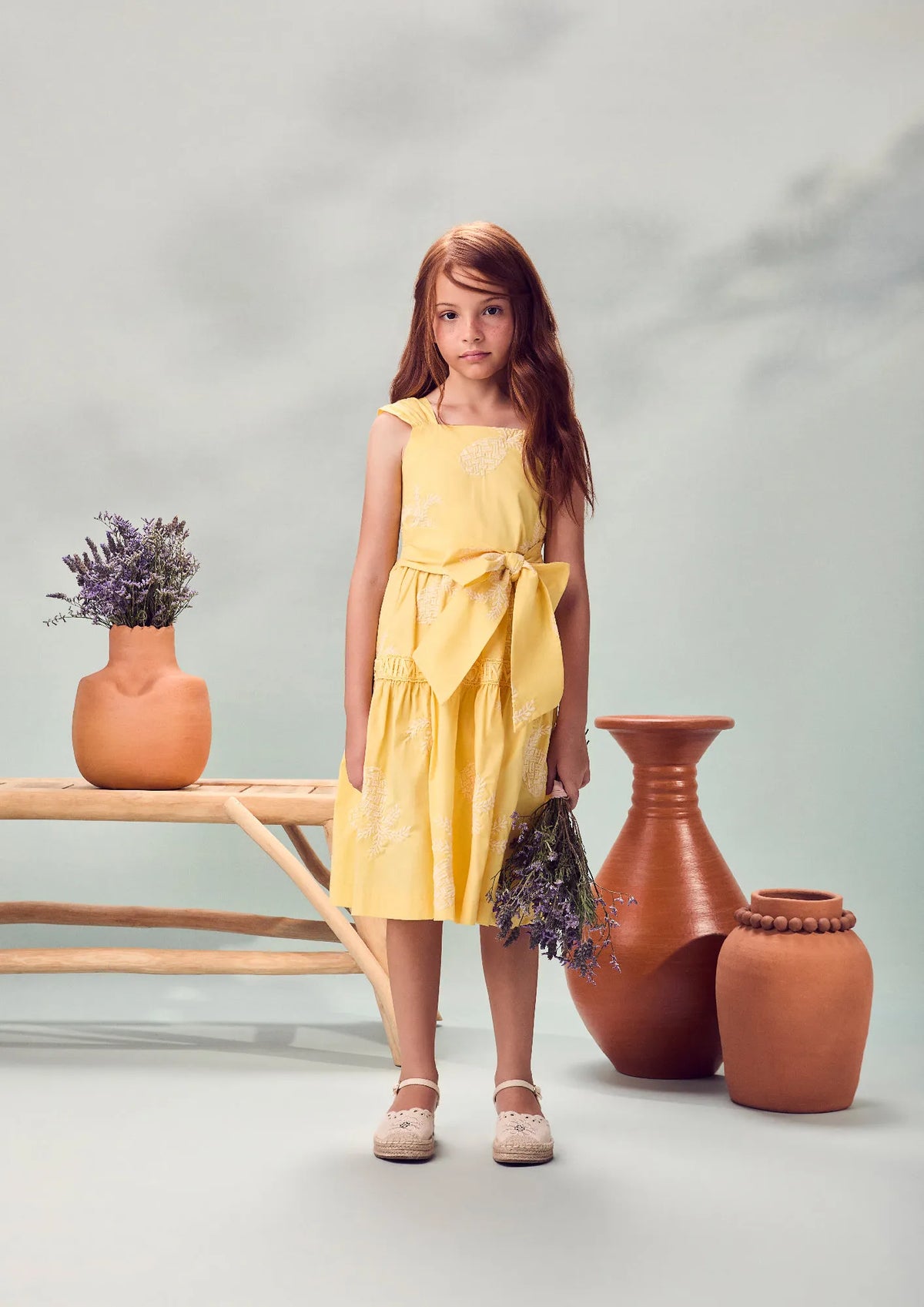 Vestido Infantil Animê Amarelo com Bordado Abacaxi