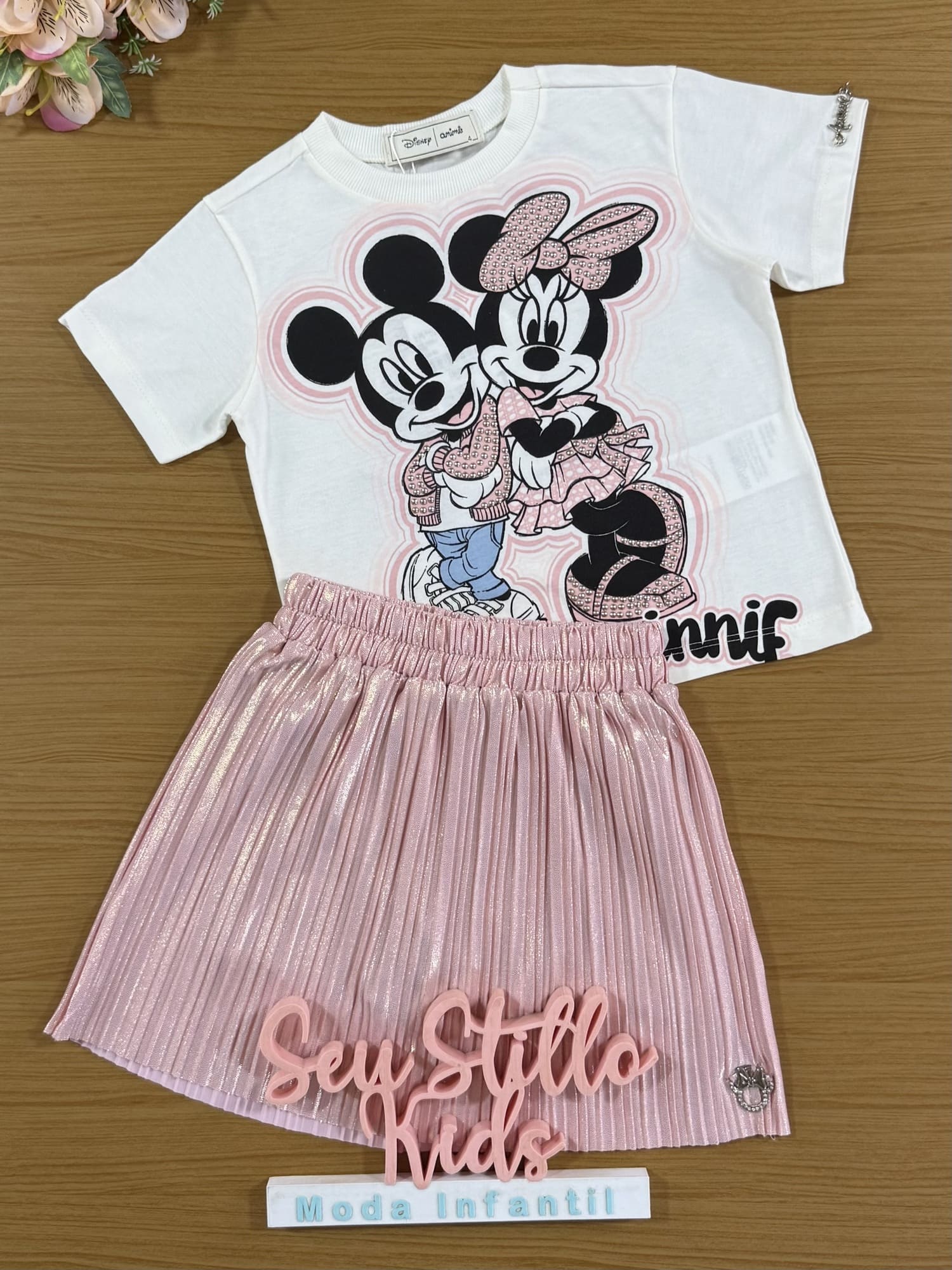 Conjunto Infantil Animê Inverno com Saia Rosa e Blusa Branca Minnie e Mickey Disney