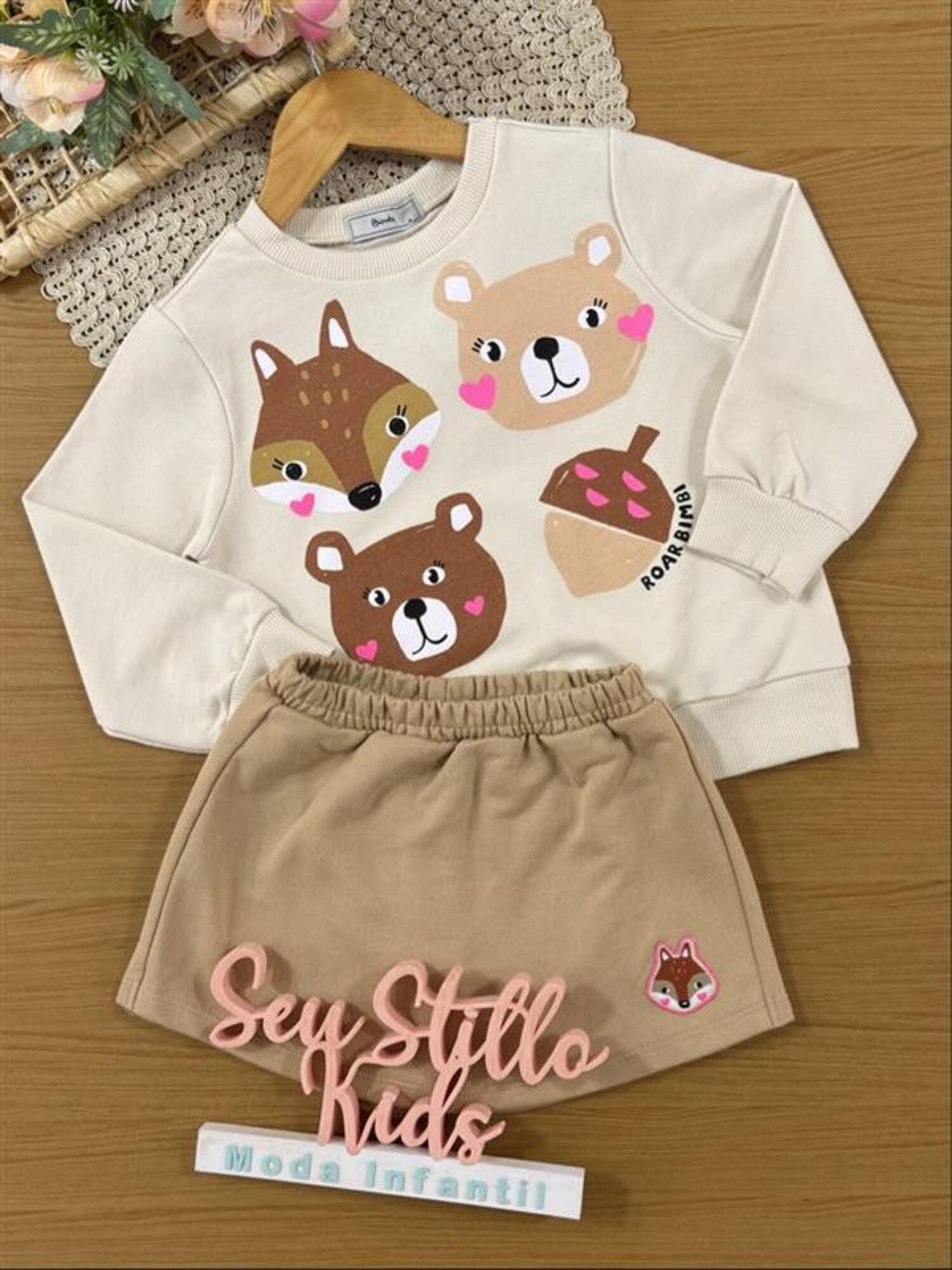 Conjunto Infantil Bimbi Inverno com Shorts Saia e Moletom sem Flanela Bege Bichinhos