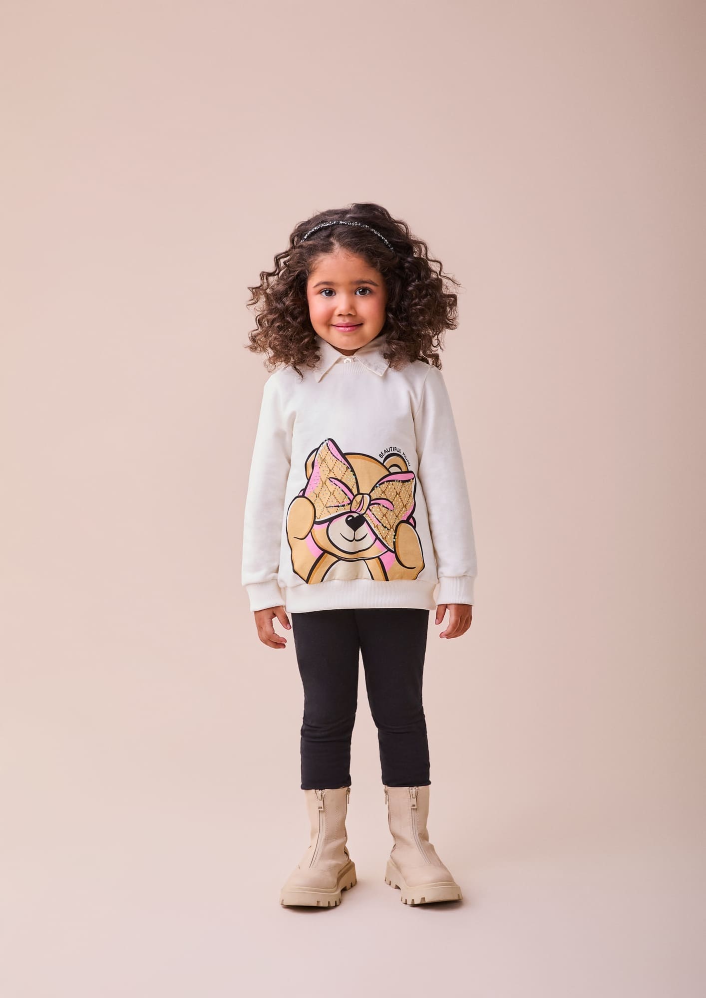 Conjunto Infantil Momi Inverno com Calça Preta e Casaco Branco Ursinho com Laço
